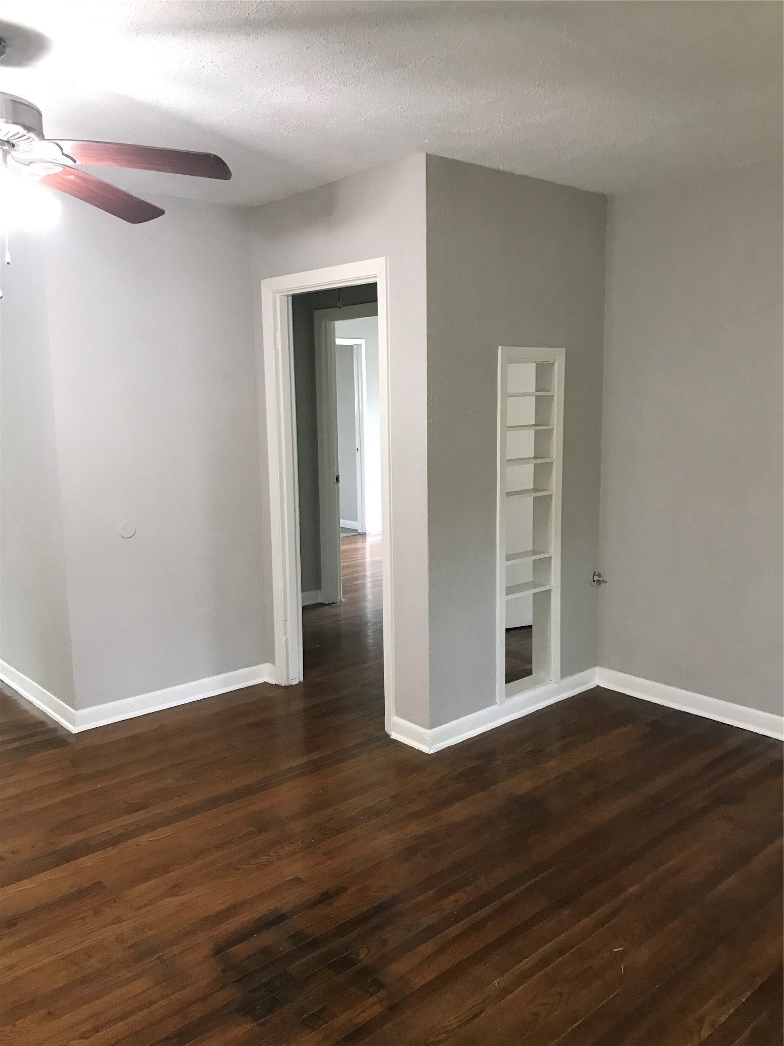2702 N Camp Circle, La Marque, TX 77568 2702 N Camp Circle, La Marque, TX 77568