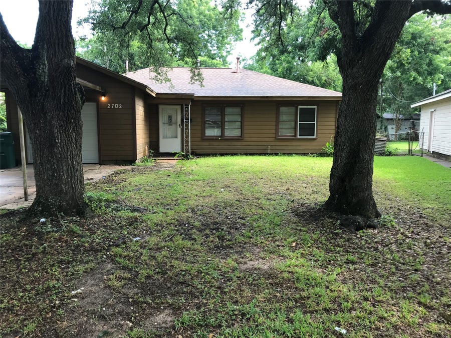 Property photo for 2702 N Camp Circle, La Marque, TX