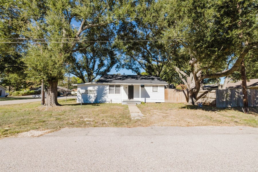 Property photo for 2518 Daugherty Street, Waller, TX