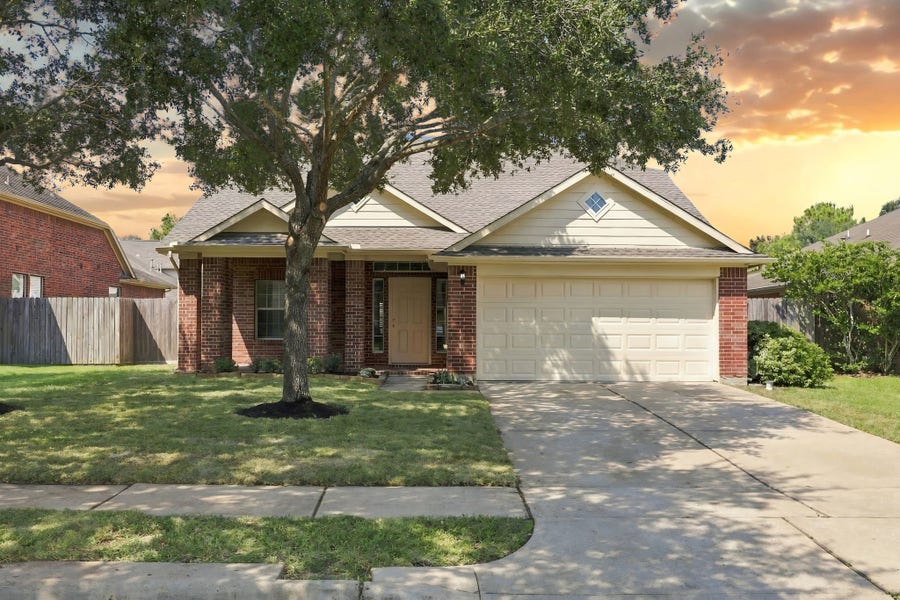Property photo for 25206 Saber Oaks Drive, Richmond, TX