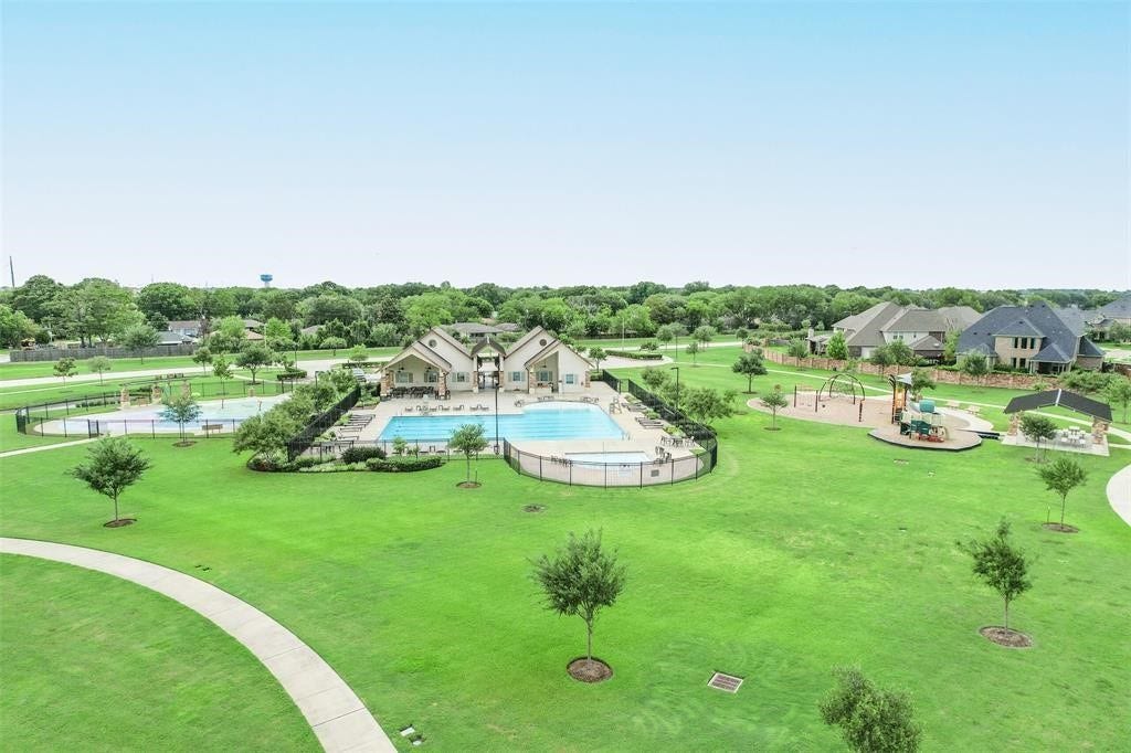 1714 Hartford Mills Lane, League City, TX 77573 Hidden Lakes Aerial of Clubhouse, pool, splash pad, park & Covered picnic area