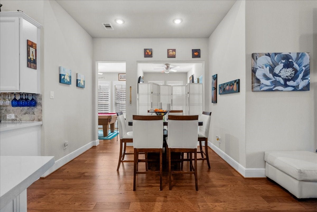 1714 Hartford Mills Lane, League City, TX 77573 Breakfast area