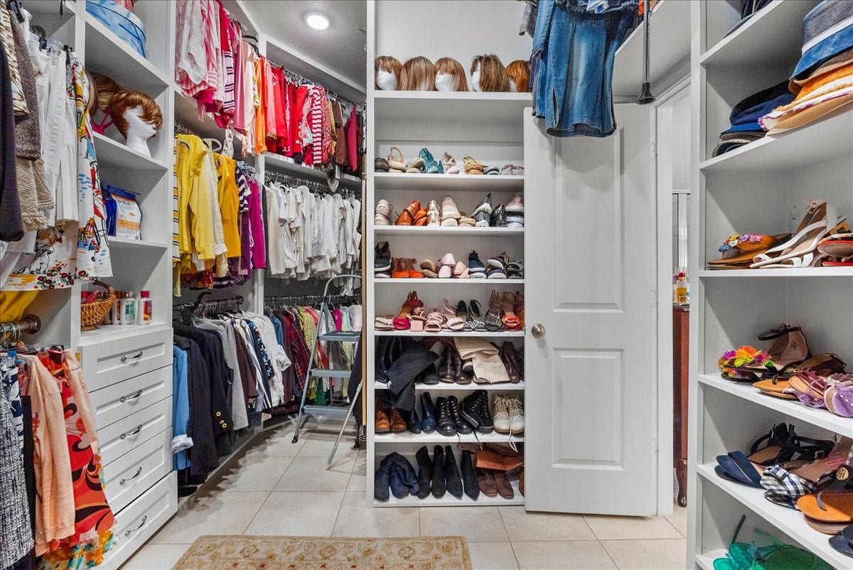 1714 Hartford Mills Lane, League City, TX 77573 Custom primary walk-in closet