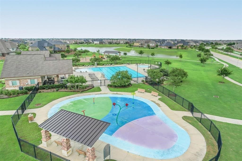 1714 Hartford Mills Lane, League City, TX 77573 Hidden Lakes-Splash Pad, Pool & Park