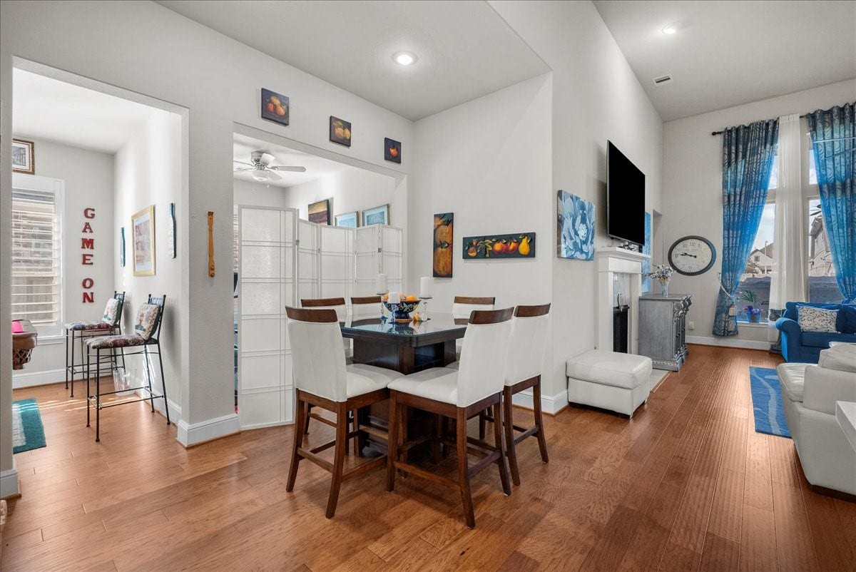 1714 Hartford Mills Lane, League City, TX 77573 Breakfast area