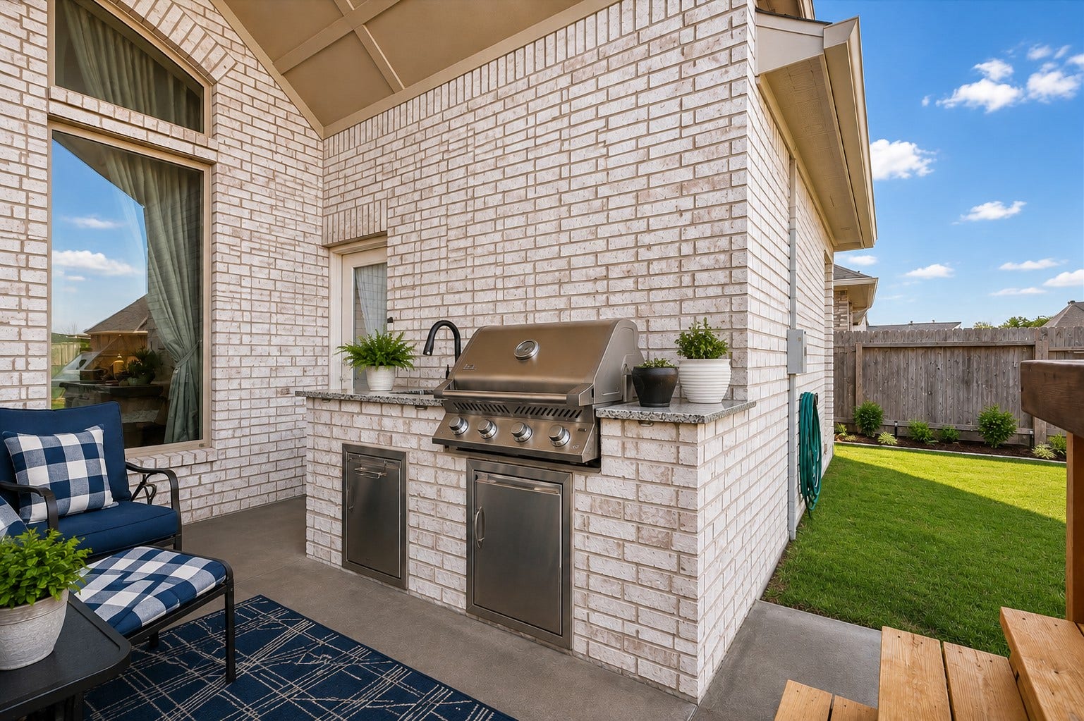 1714 Hartford Mills Lane, League City, TX 77573 Covered patio and outdoor kitchen