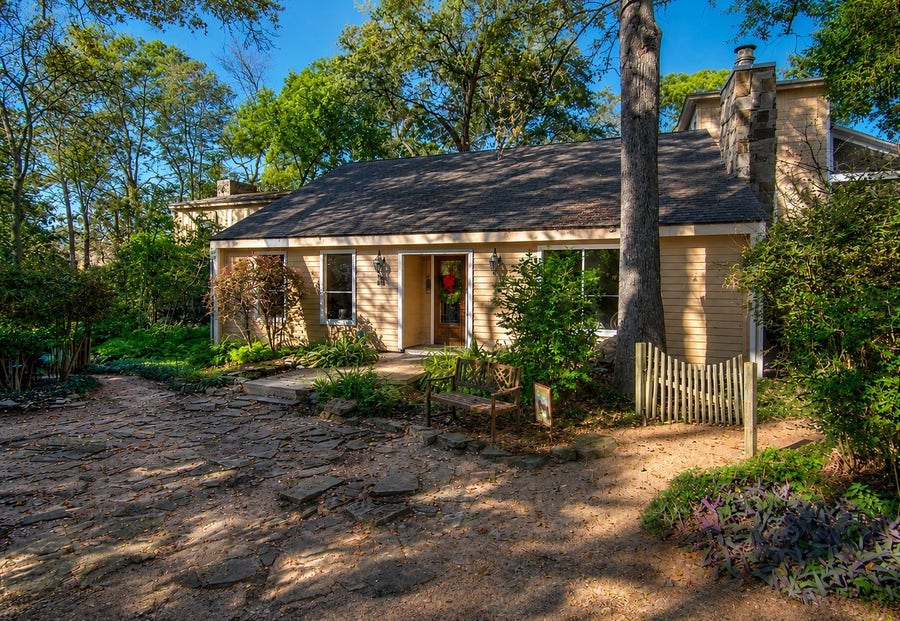 Property photo for 1 Holly Tree Lane, Spring, TX