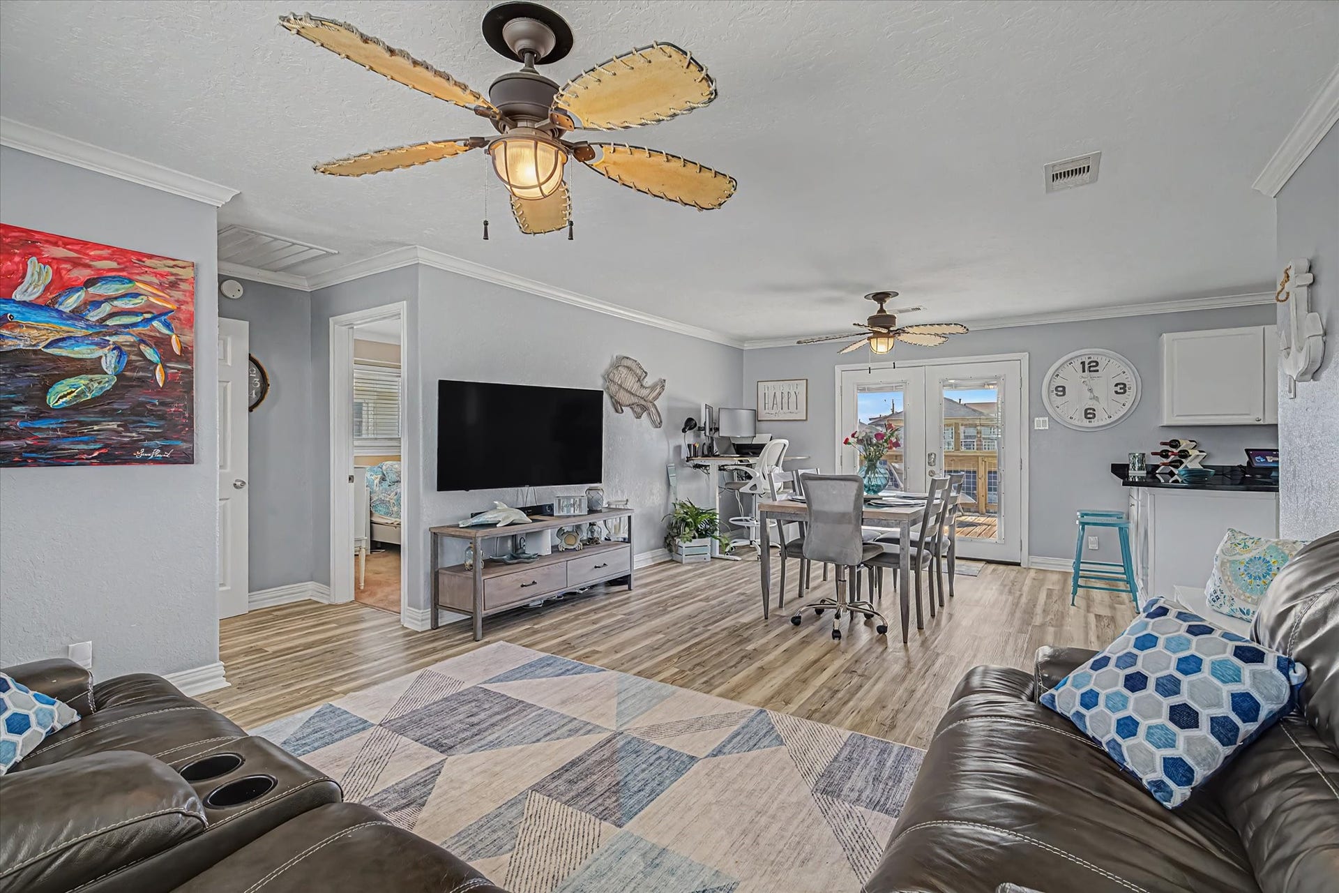 273 Barracuda Street, Bayou Vista, TX 77563