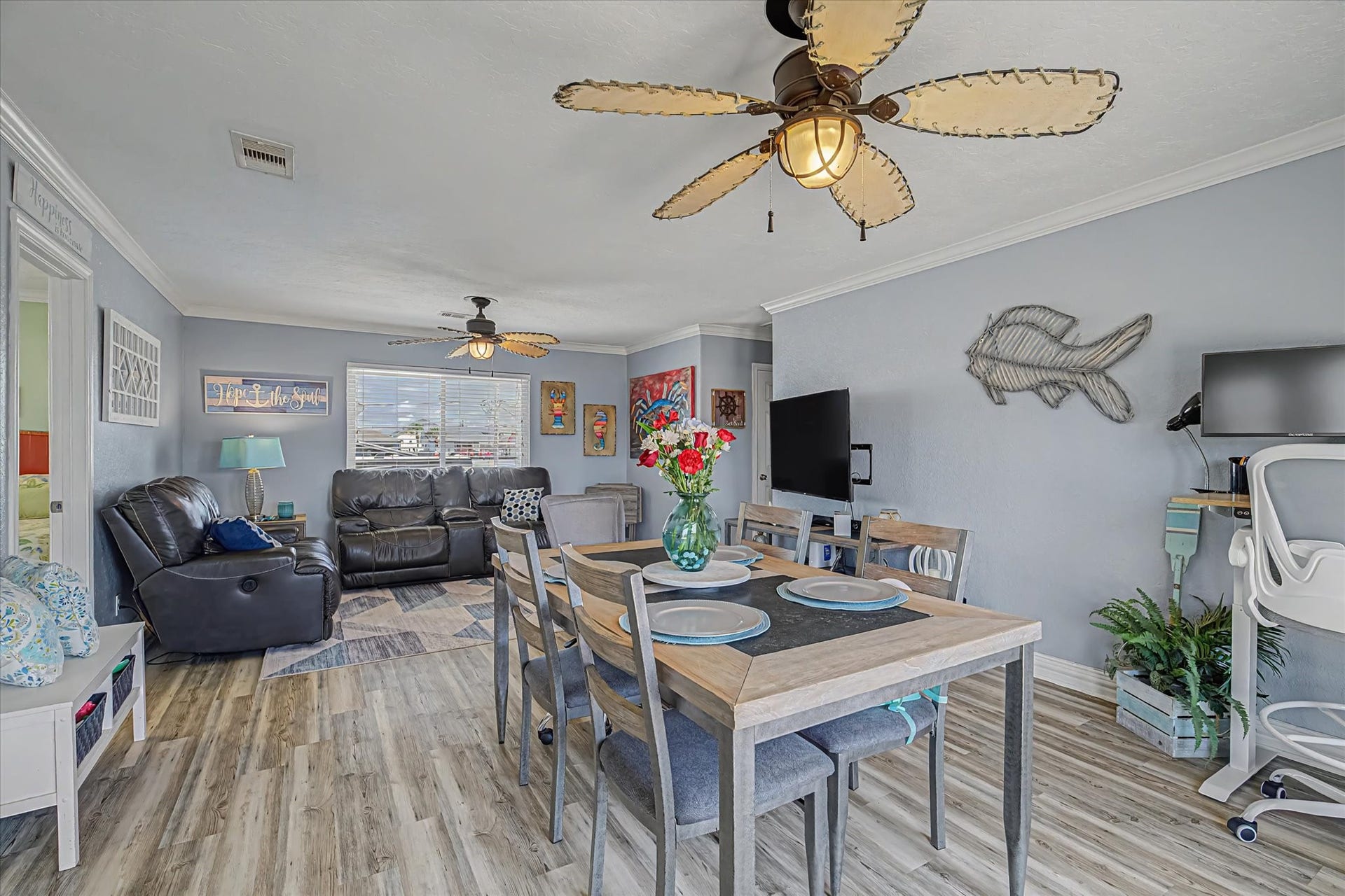 273 Barracuda Street, Bayou Vista, TX 77563