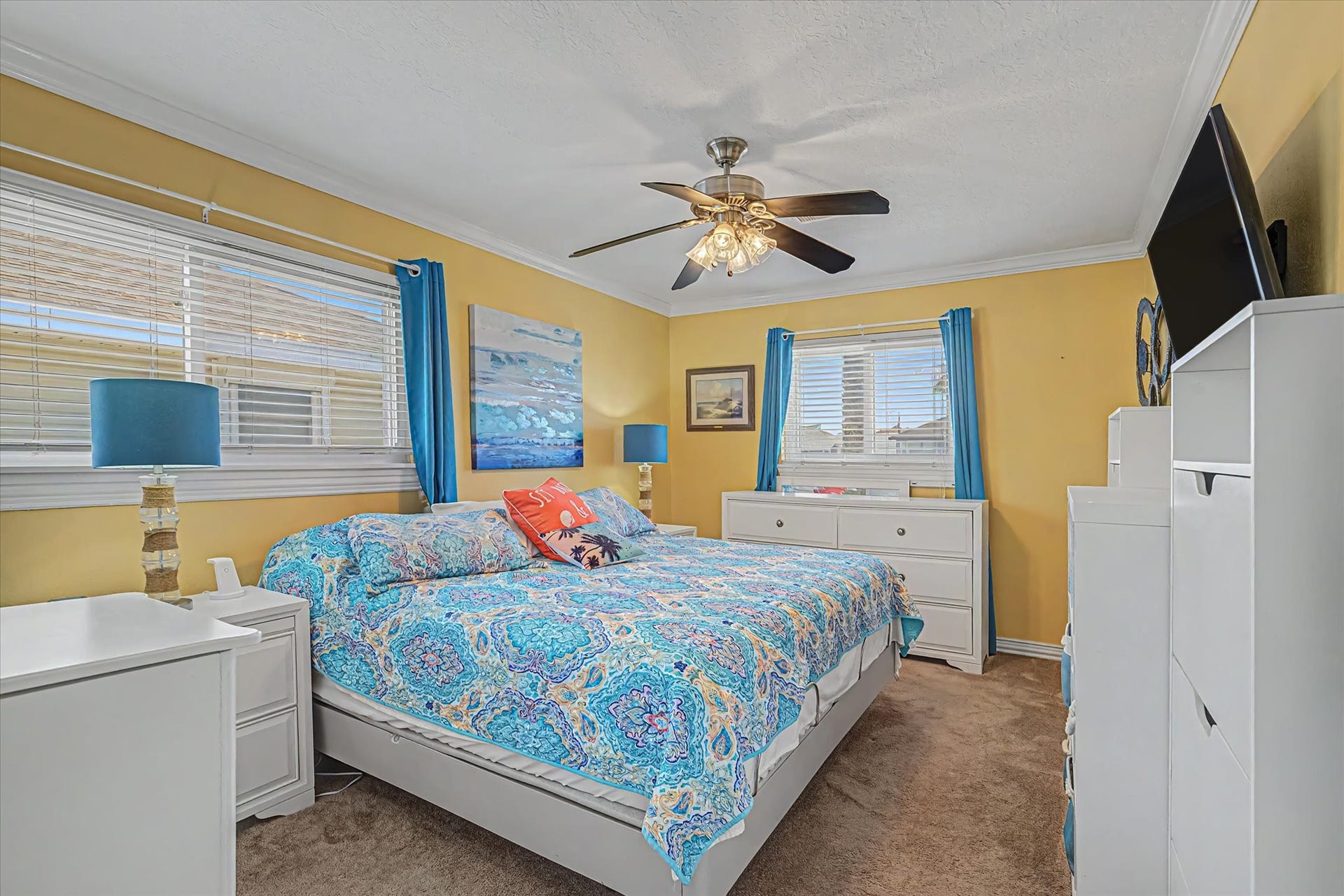273 Barracuda Street, Bayou Vista, TX 77563