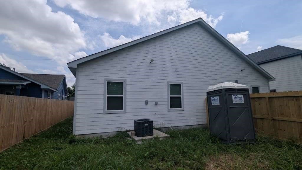 880 Prosper Street, #B, Houston, TX 77088 880 Prosper Street, #B, Houston, TX 77088