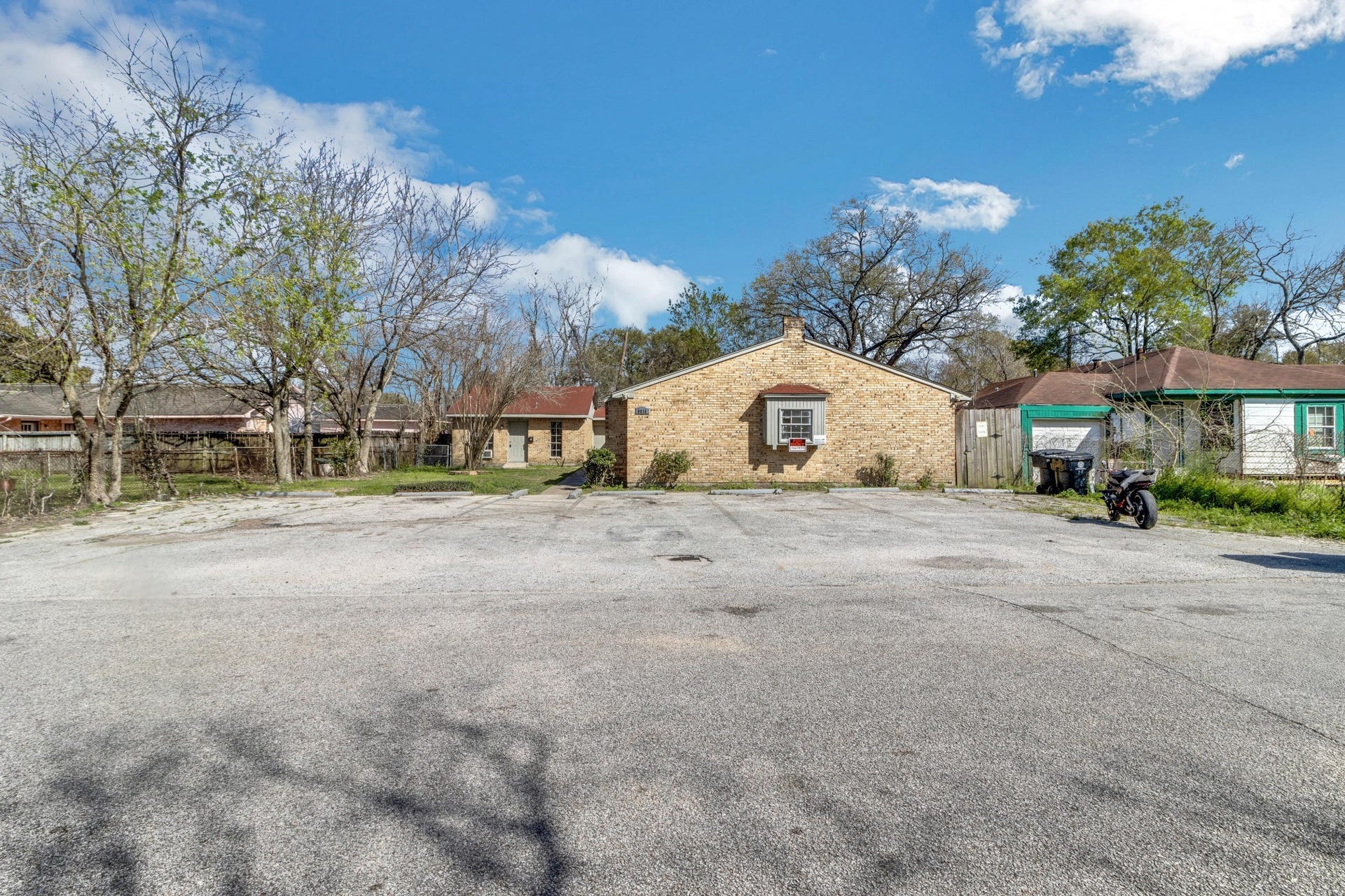 6815 Beachwood Street, #1, Houston, TX 77021 6815 Beachwood Street, #1, Houston, TX 77021
