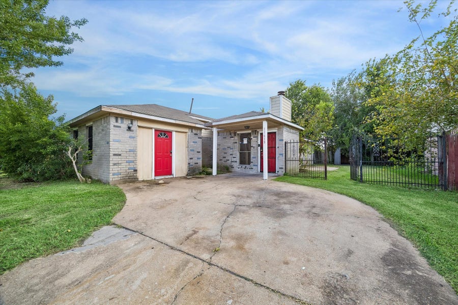 Property photo for 11618 Roandale Drive, Houston, TX