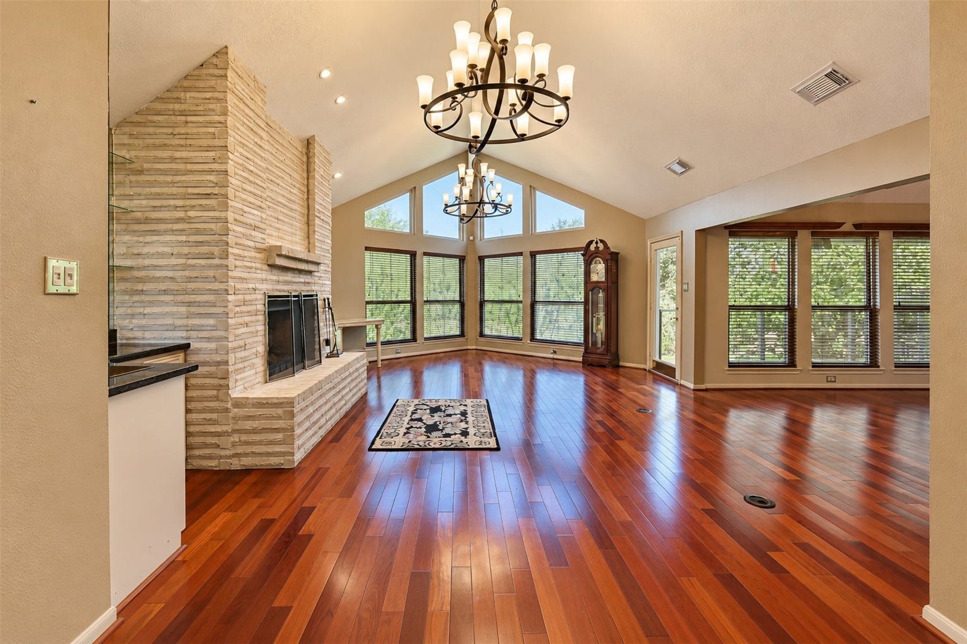 Welcome upstairs to stunning living room.