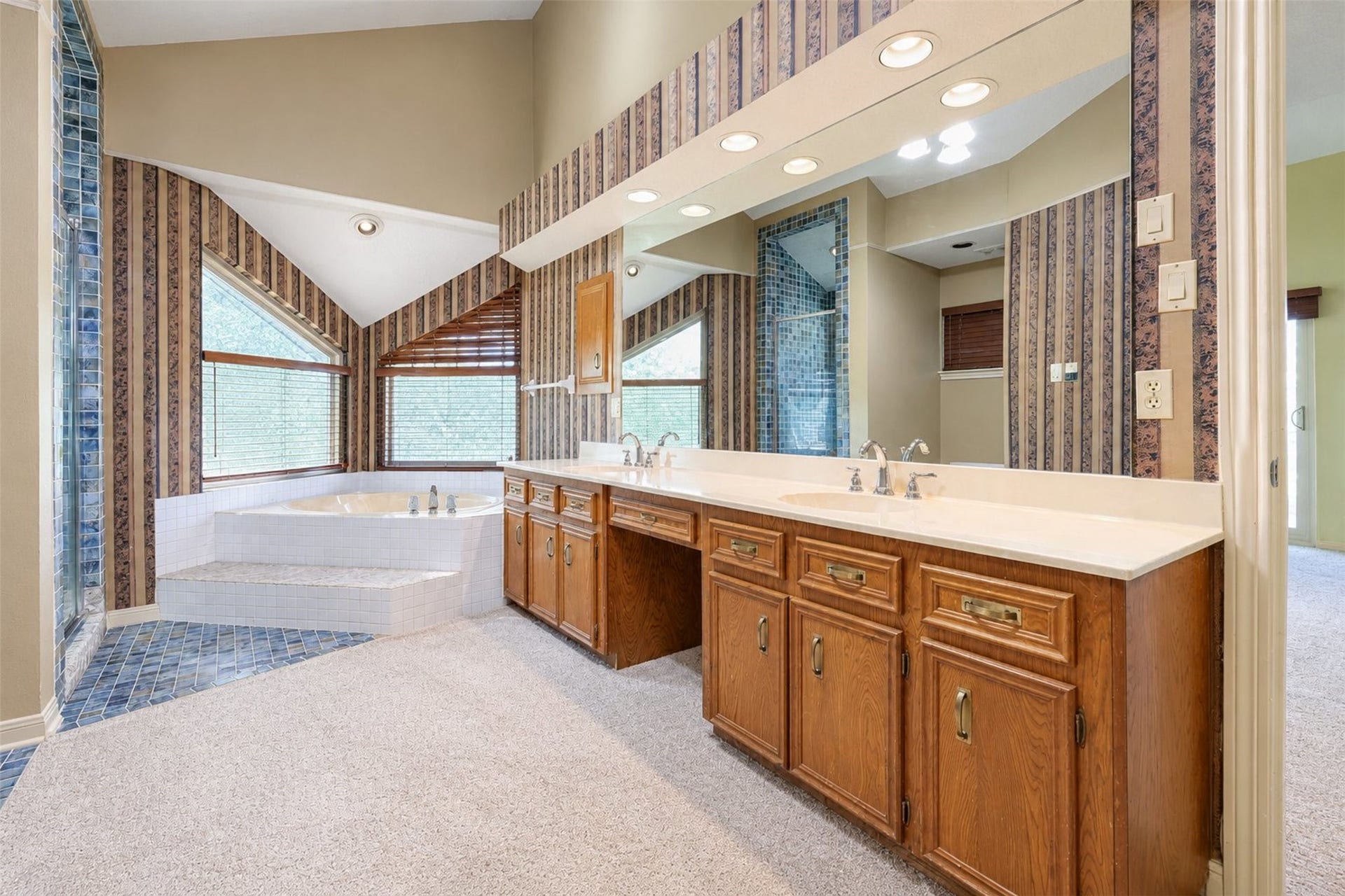 Primary bath, double vanity.
