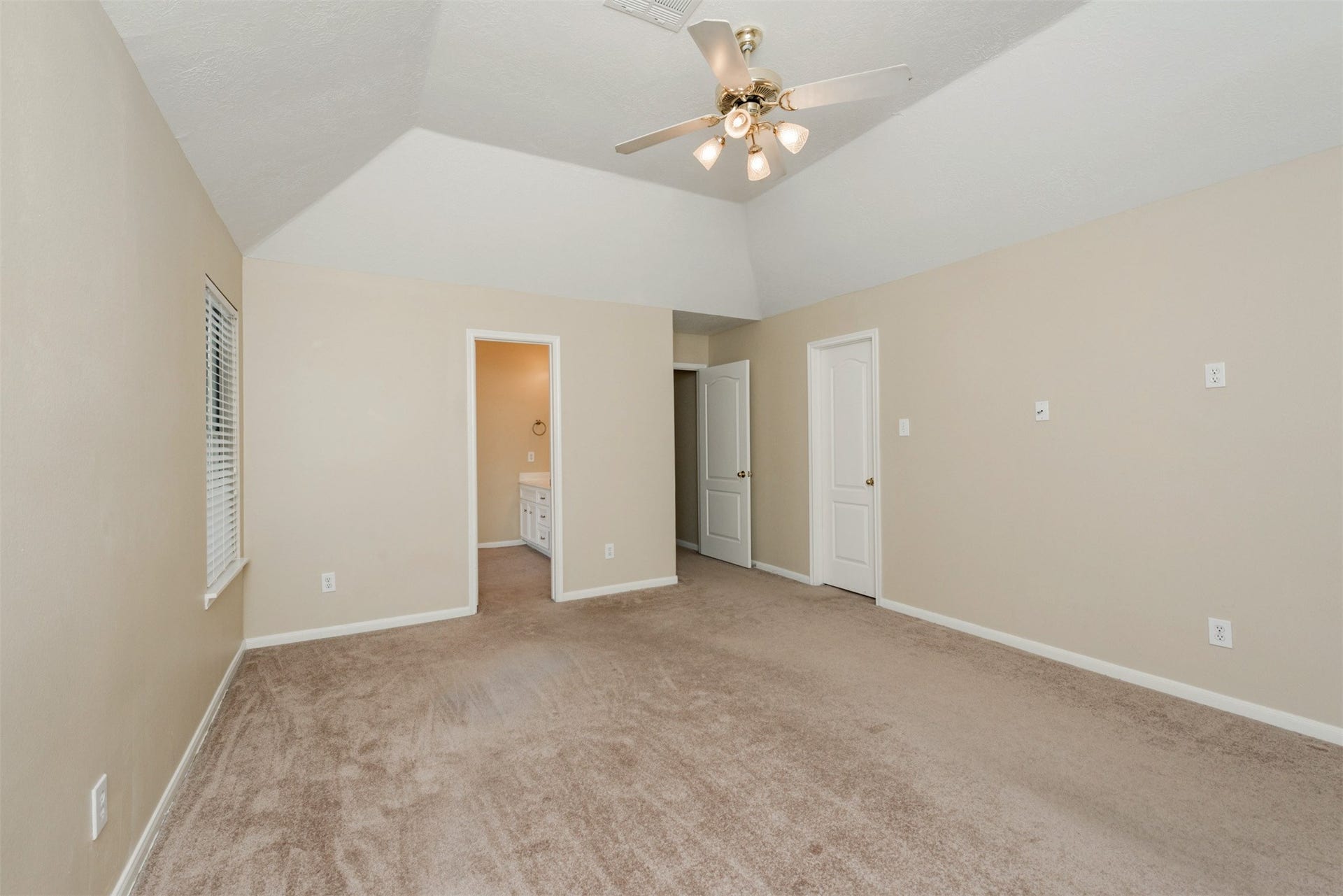 215 SUNSET RIDGE, League City, TX 77573 215 SUNSET RIDGE, League City, TX 77573