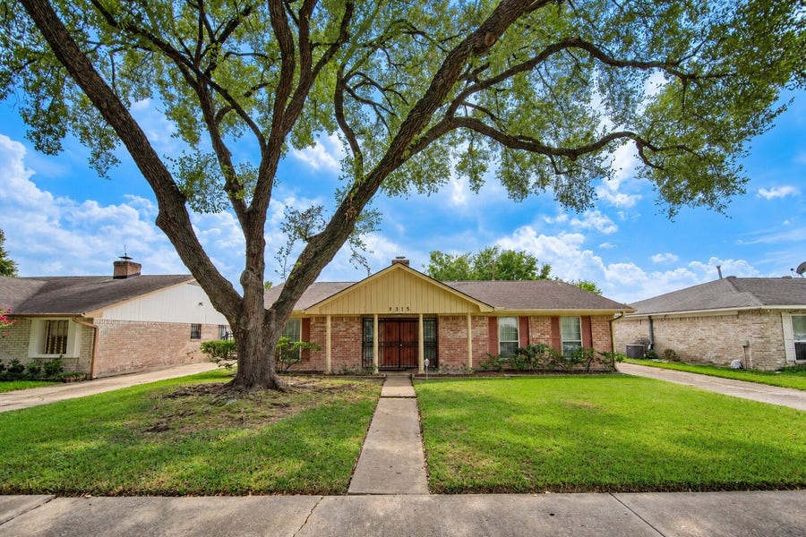 Property photo for 9315 Triola Lane, Houston, TX