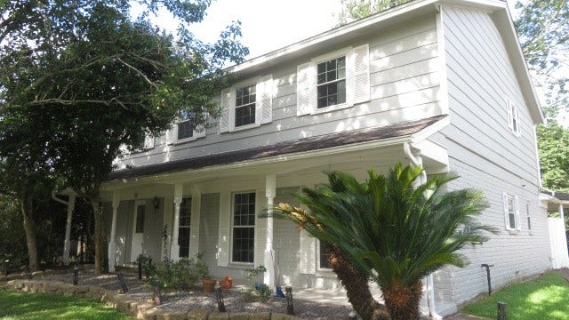 831 Baronridge Drive, Seabrook, TX 77586 Front elevation of home