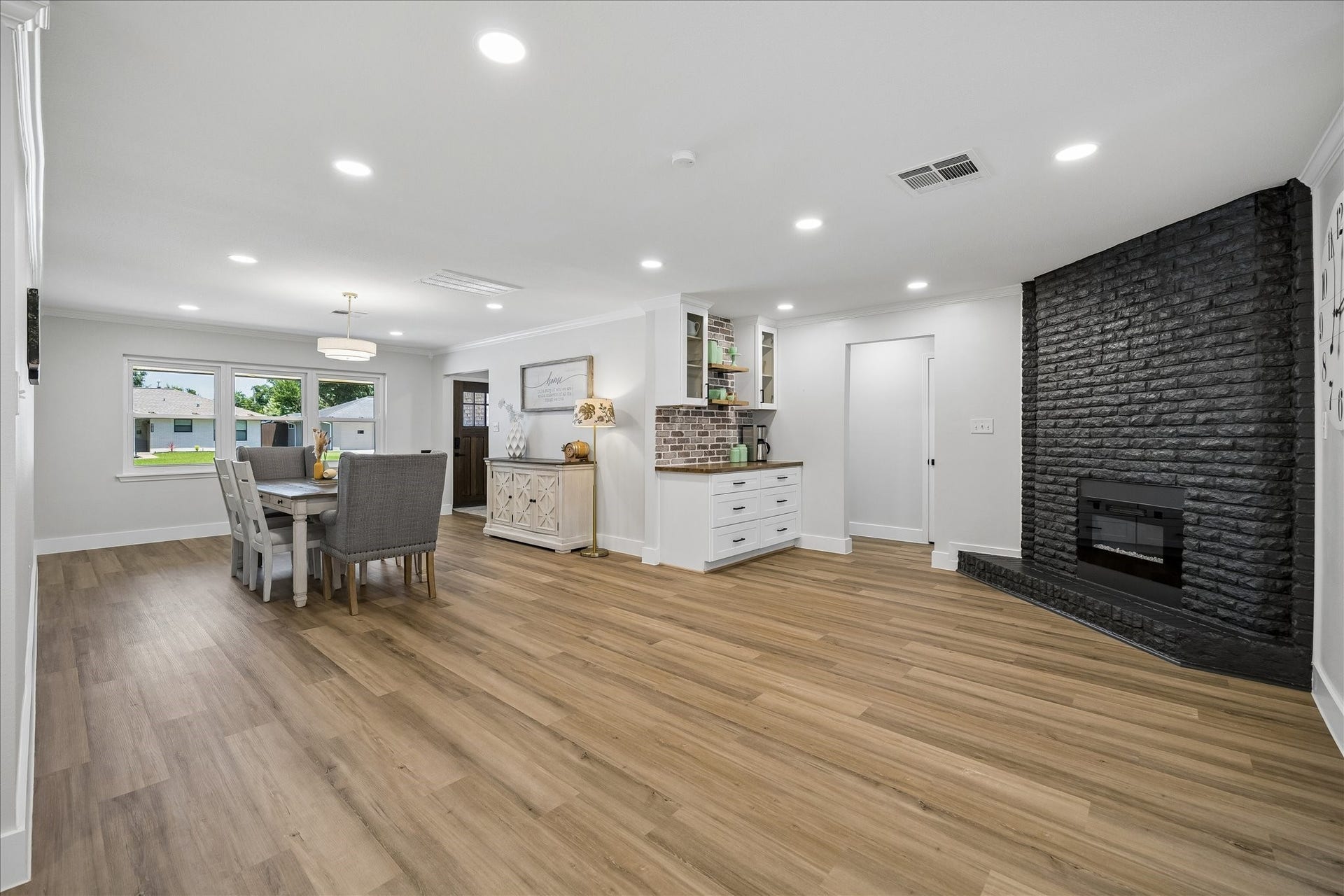 1827 Millwood Drive, Houston, TX 77008 1827 Millwood Drive, Houston, TX 77008