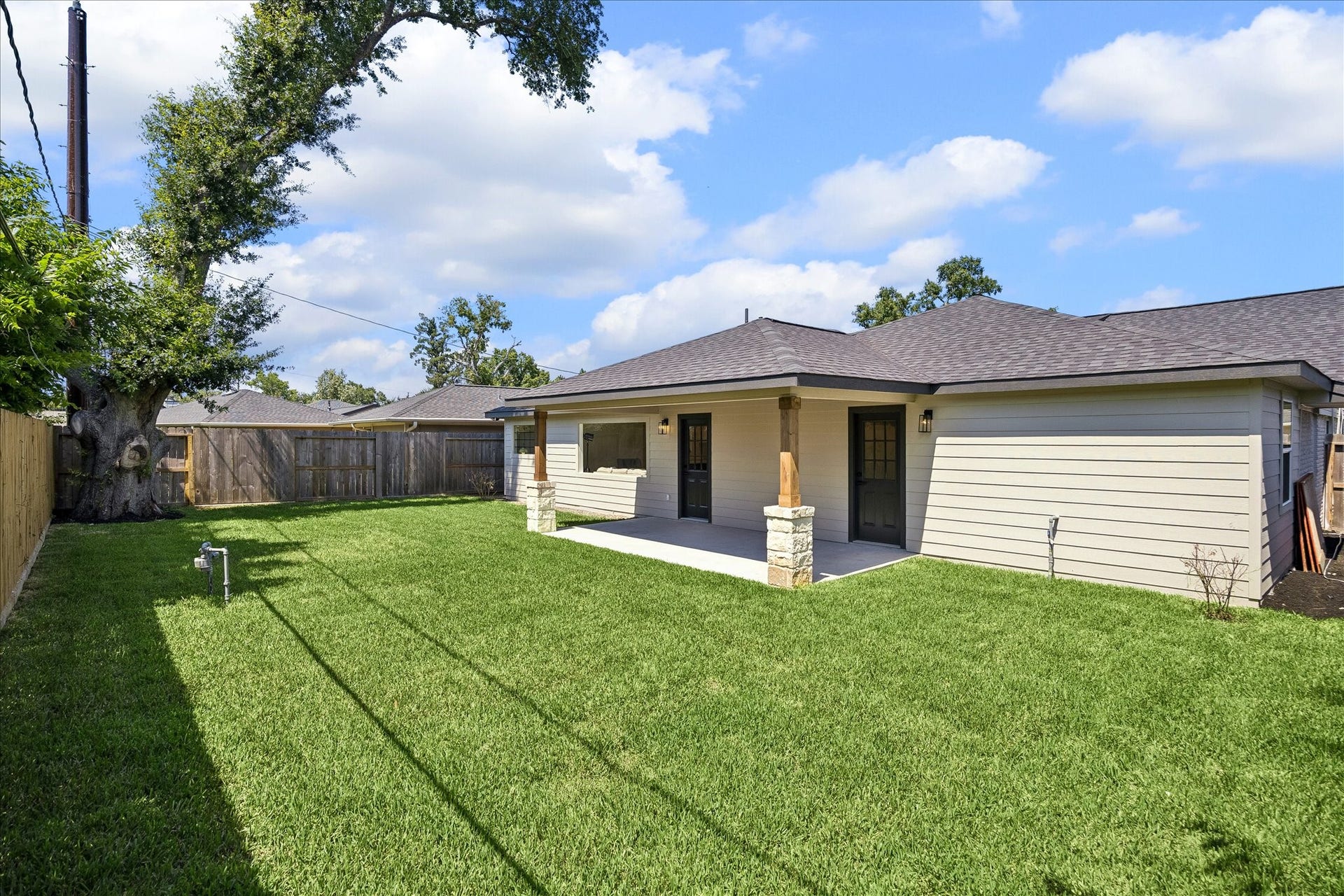 1827 Millwood Drive, Houston, TX 77008 1827 Millwood Drive, Houston, TX 77008
