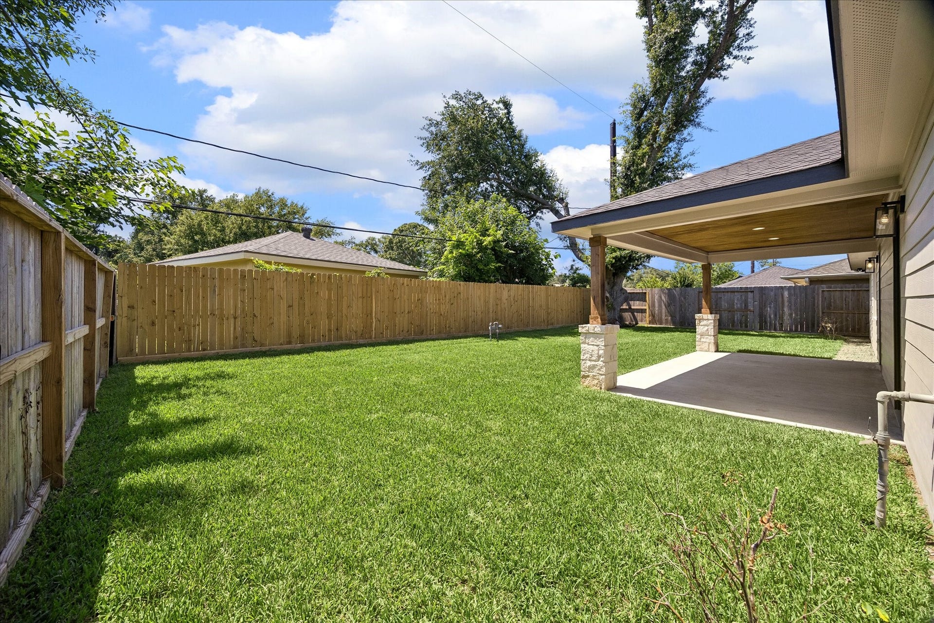 1827 Millwood Drive, Houston, TX 77008 1827 Millwood Drive, Houston, TX 77008