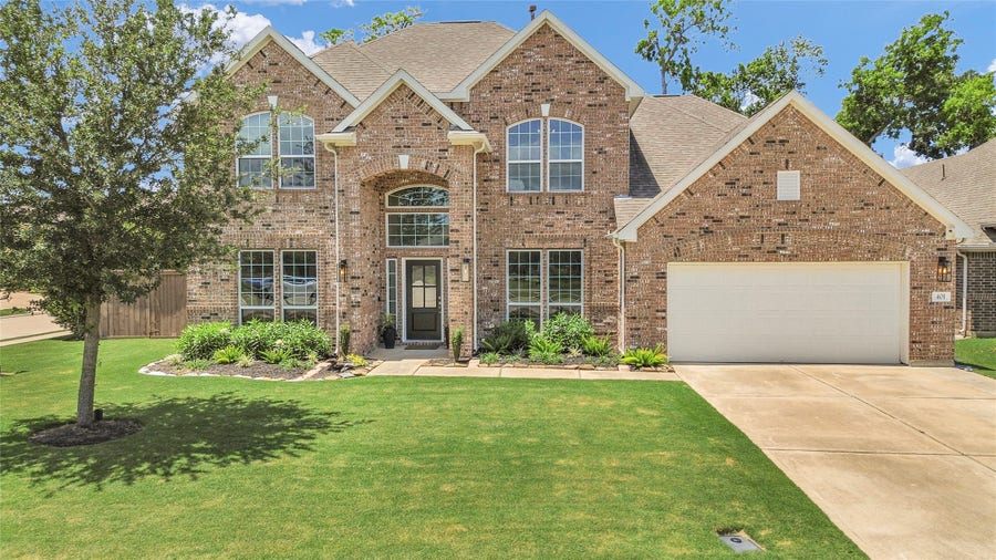 Property photo for 401 Bentwood Way, Clute, TX