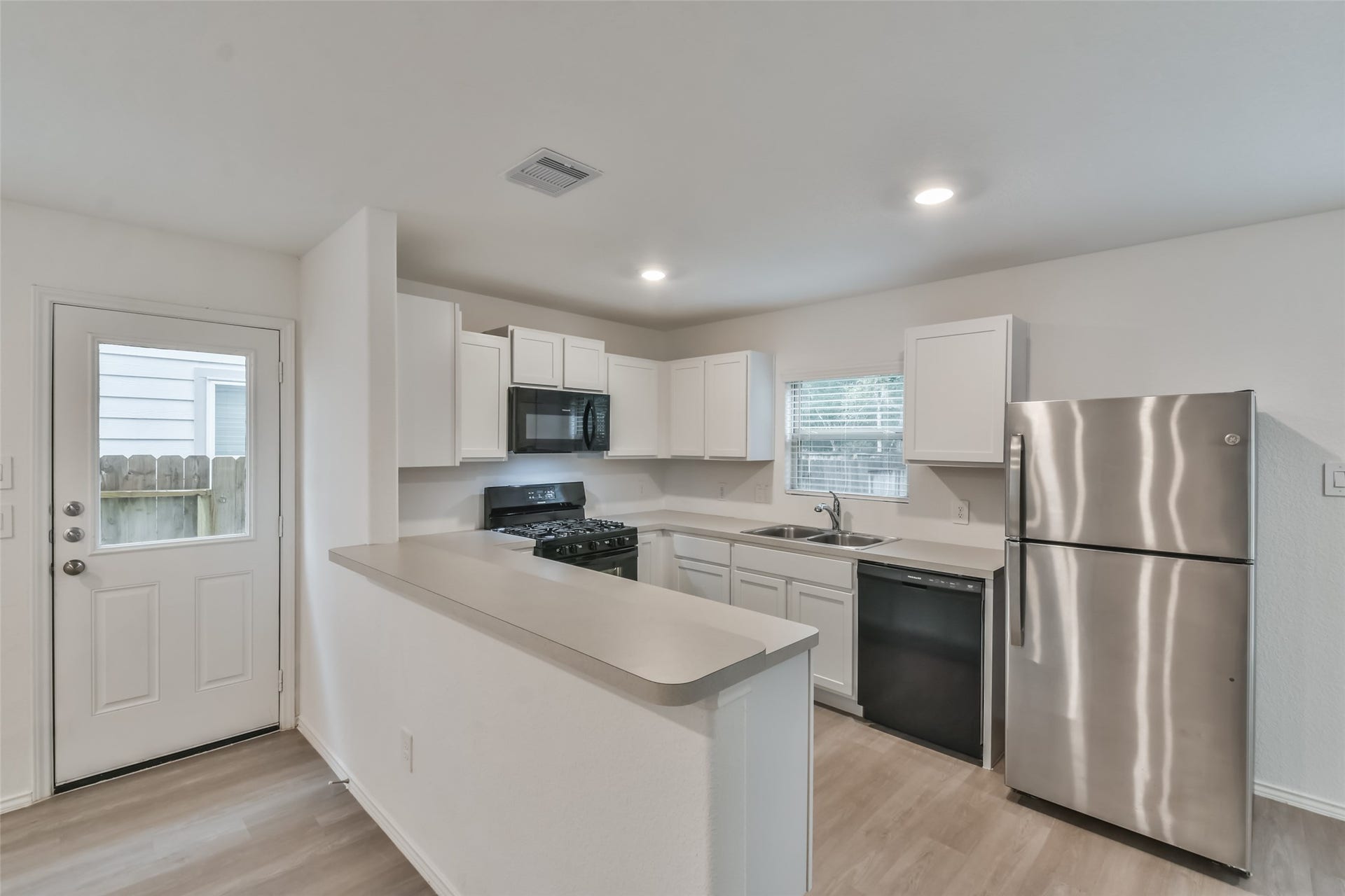 3707 Solanum Drive, Conroe, TX 77301 3707 Solanum Drive, Conroe, TX 77301