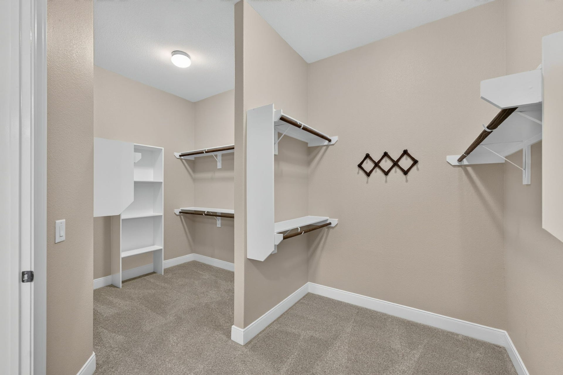 230 Kimblewick Way, The Woodlands, TX 77382 Primary Closet