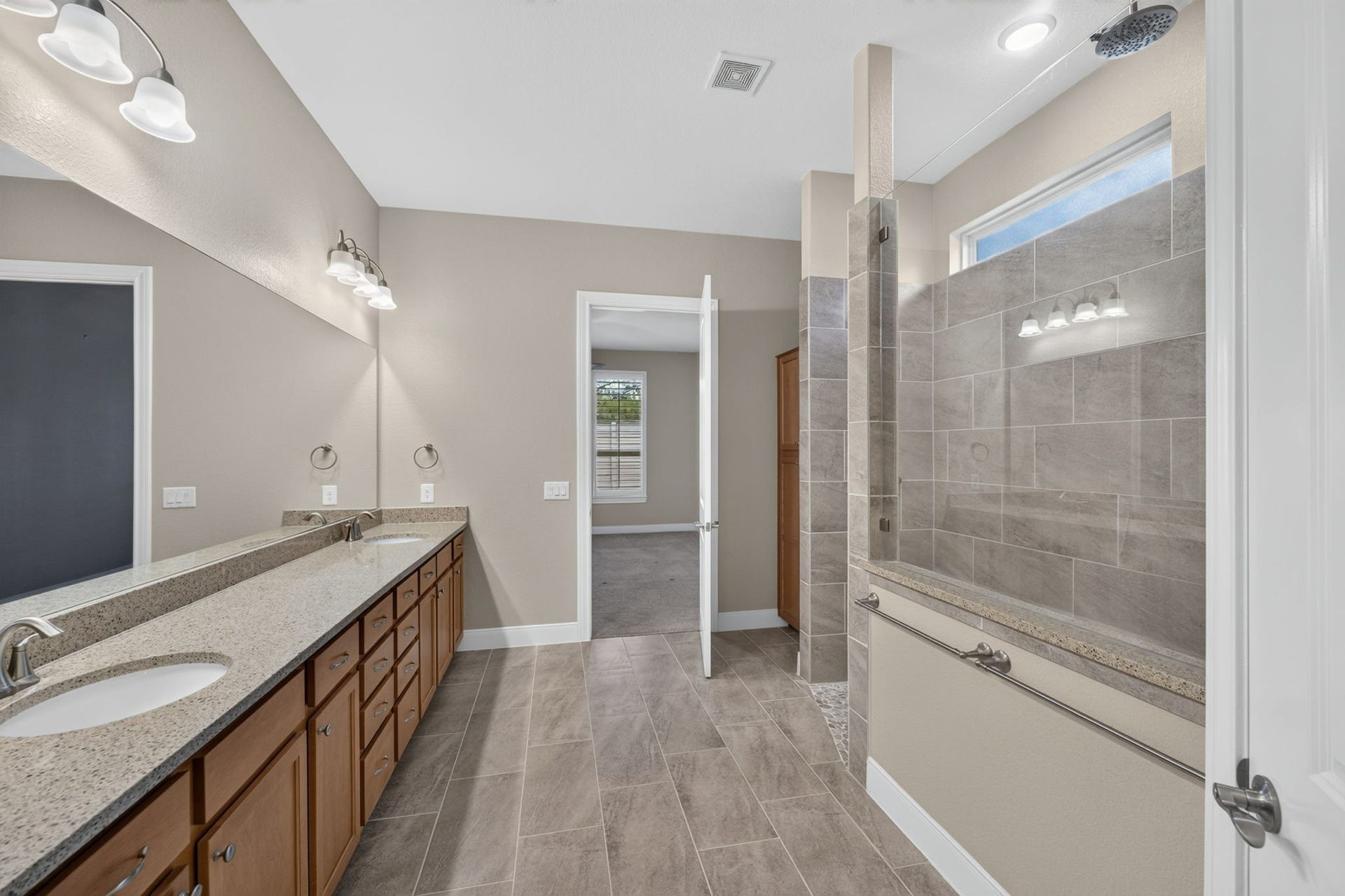 230 Kimblewick Way, The Woodlands, TX 77382 Primary Bath