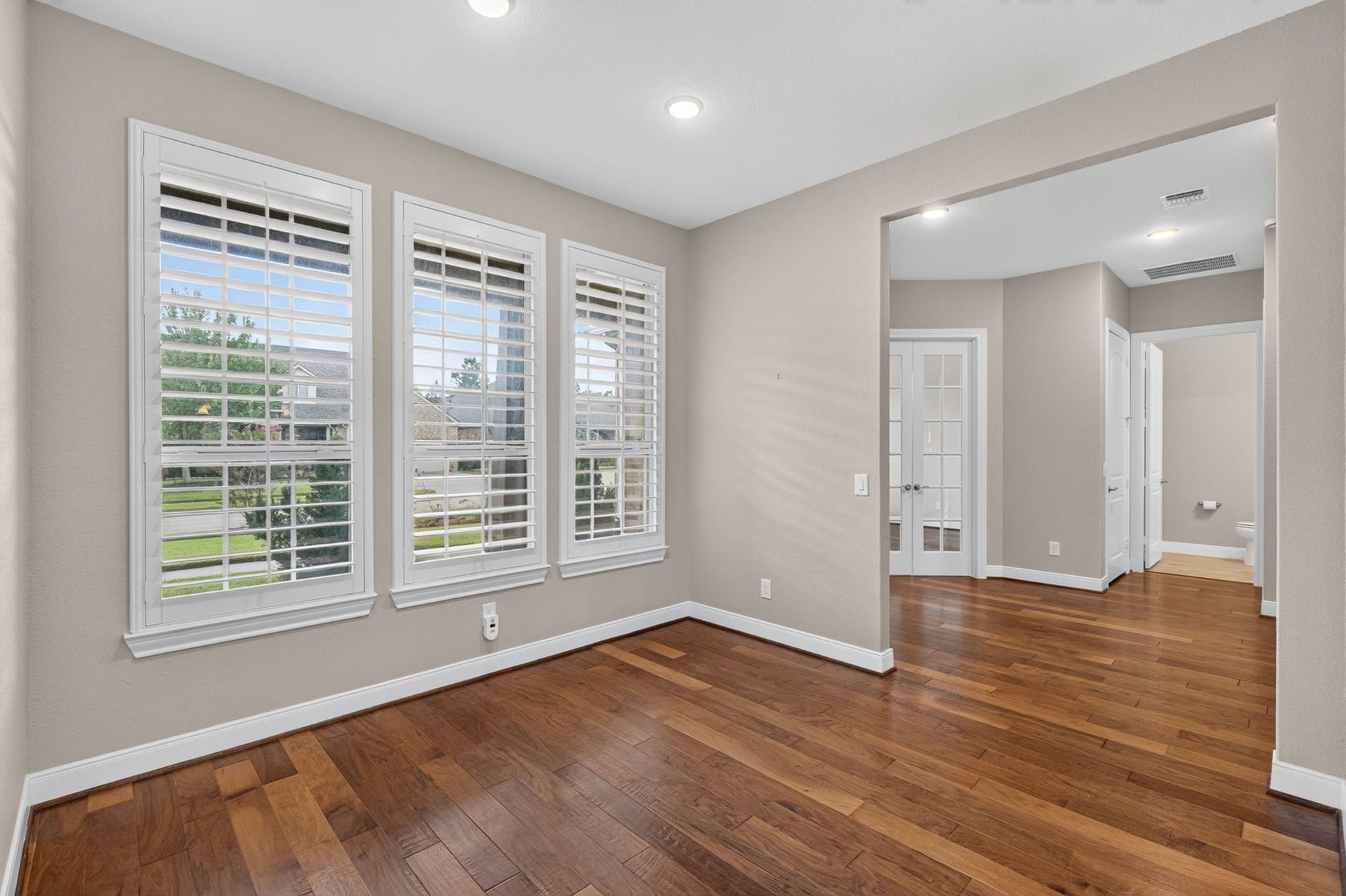 230 Kimblewick Way, The Woodlands, TX 77382 Breakfast Area