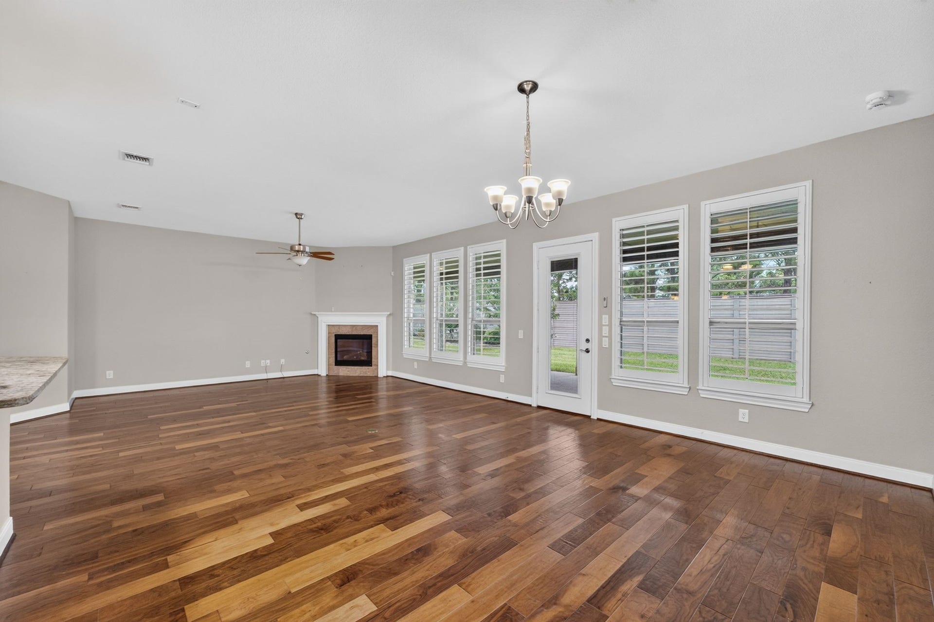 230 Kimblewick Way, The Woodlands, TX 77382 Den & Dining