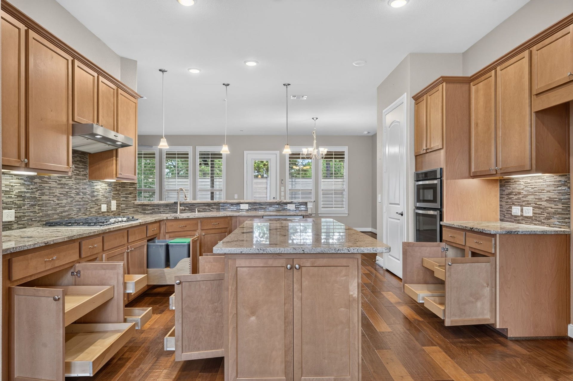 230 Kimblewick Way, The Woodlands, TX 77382 230 Kimblewick Way, The Woodlands, TX 77382