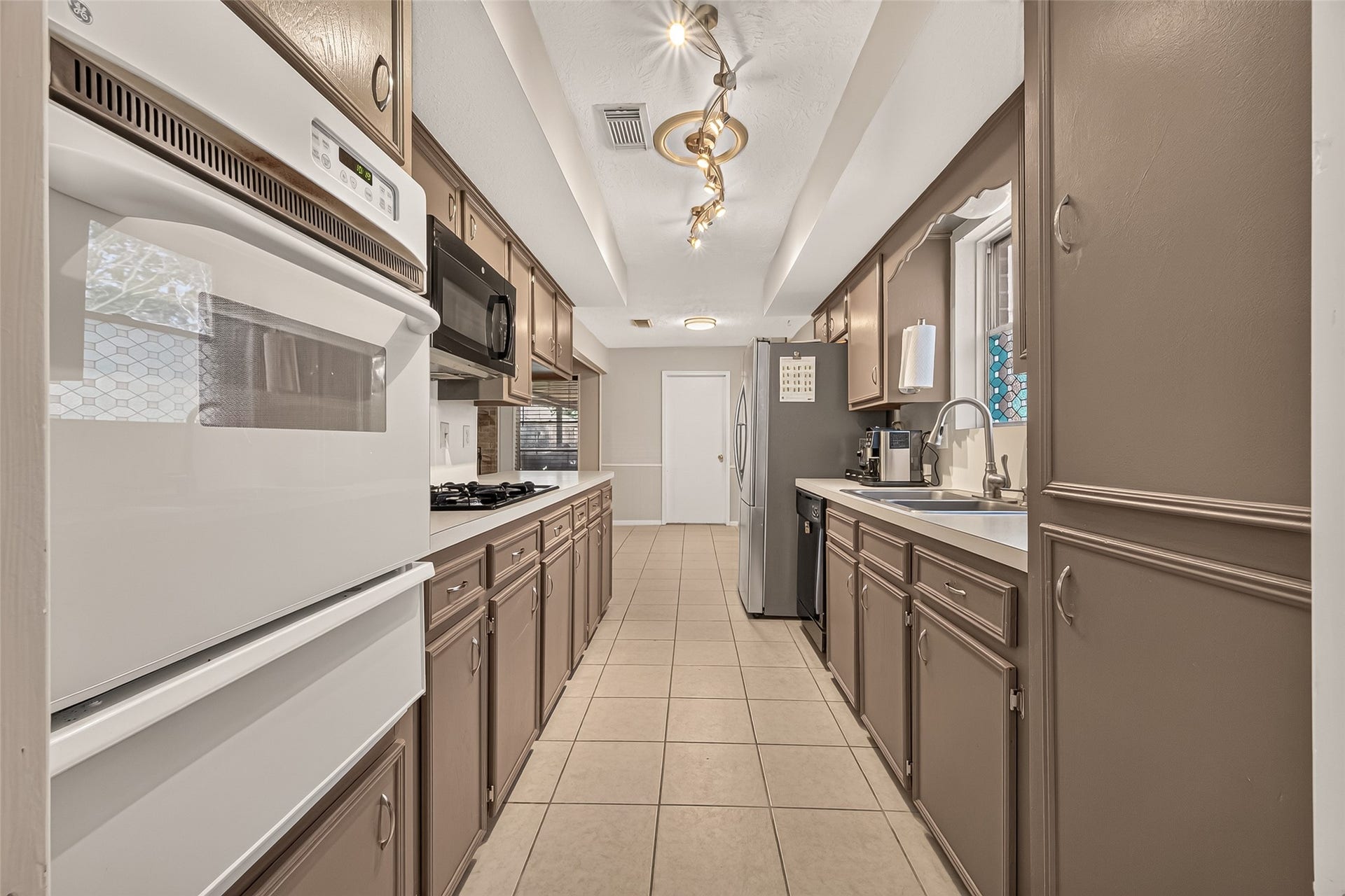 21719 Meadowhill Drive, Spring, TX 77388 21719 Meadowhill Drive, Spring, TX 77388