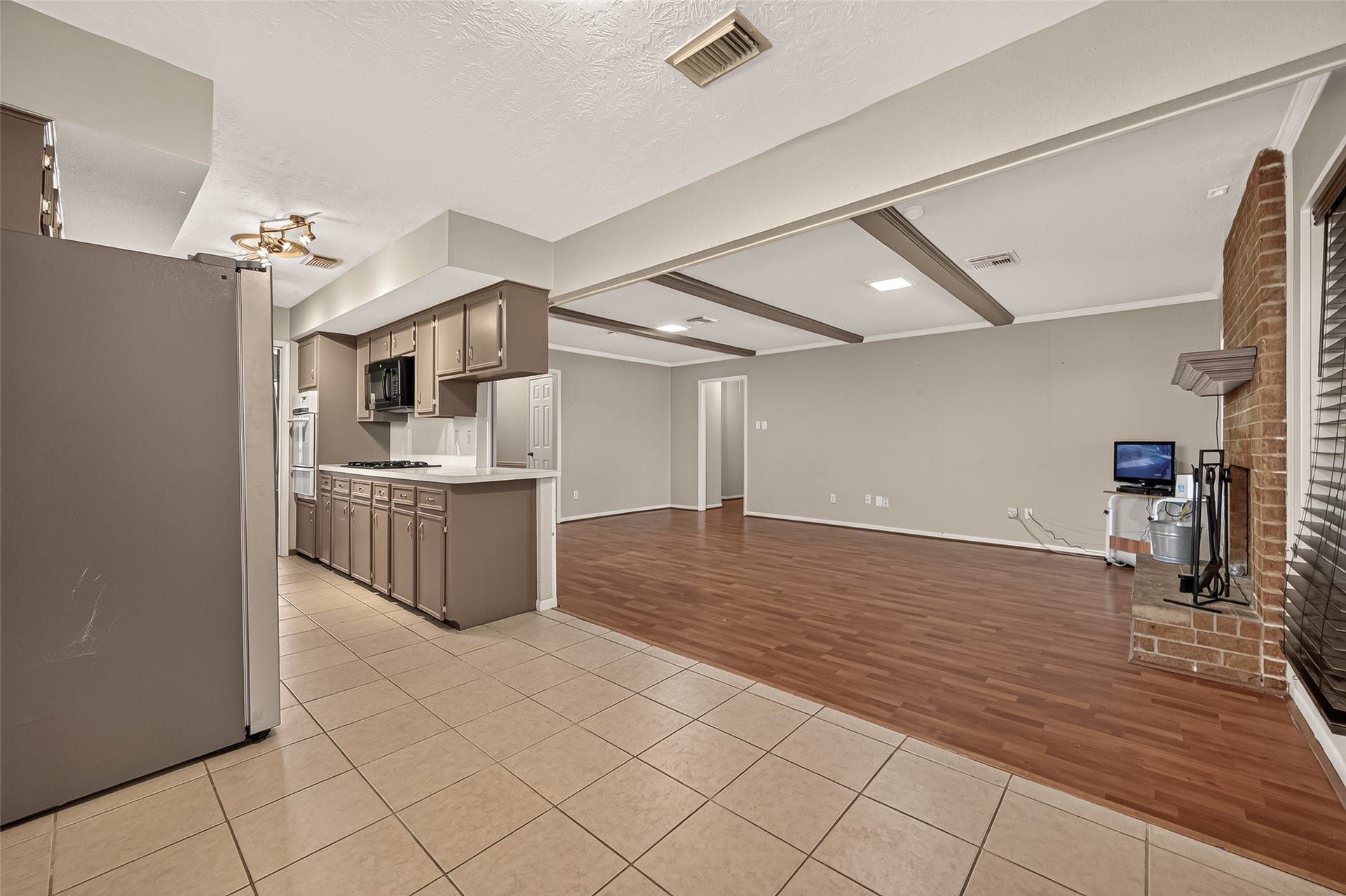 21719 Meadowhill Drive, Spring, TX 77388 21719 Meadowhill Drive, Spring, TX 77388