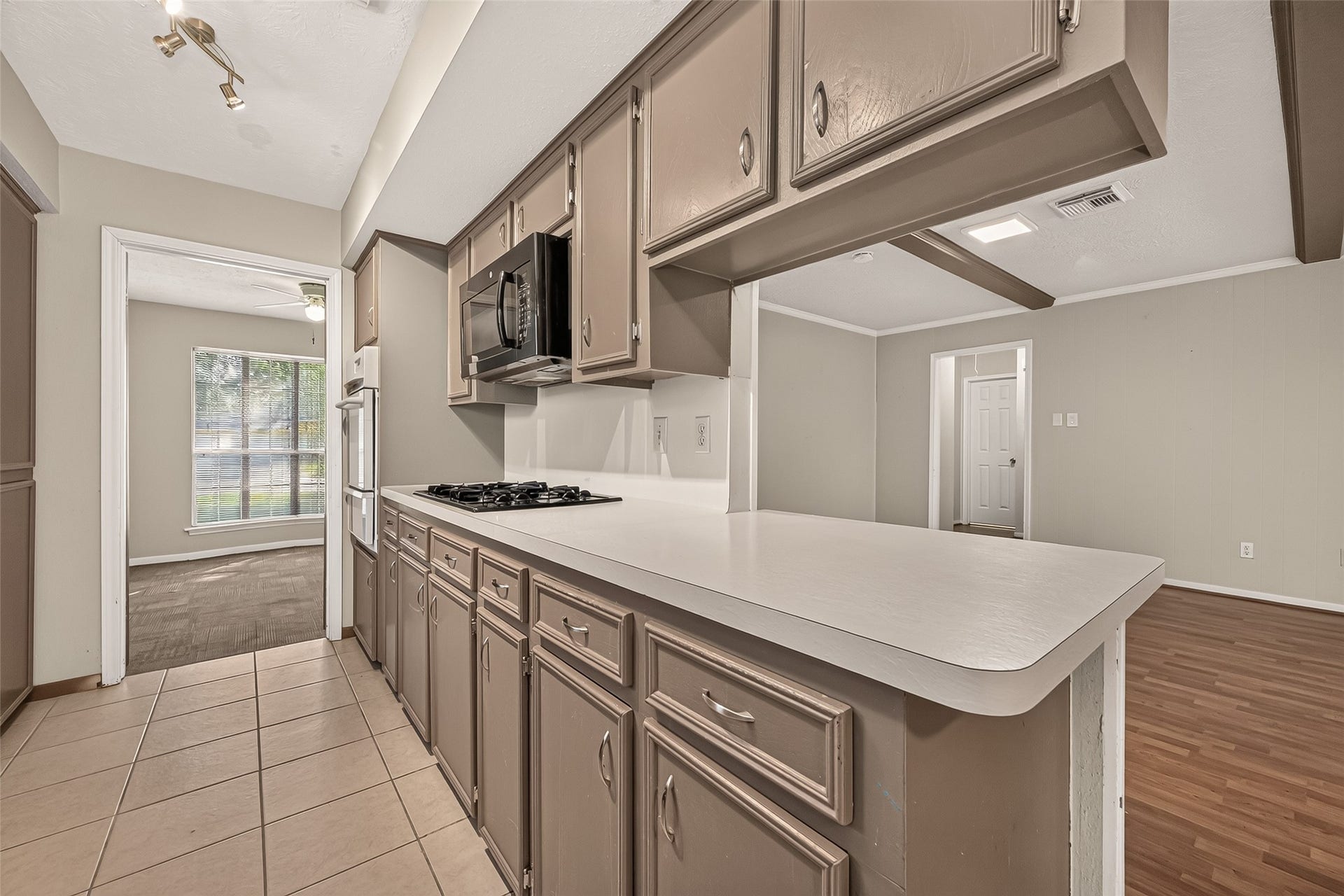21719 Meadowhill Drive, Spring, TX 77388 21719 Meadowhill Drive, Spring, TX 77388