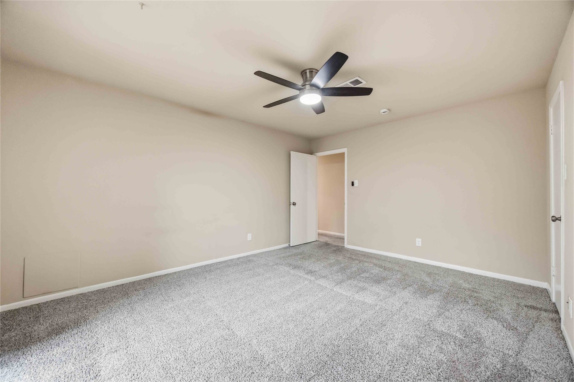 16019 Mill Point Drive, Houston, TX 77059 Primary Bedroom