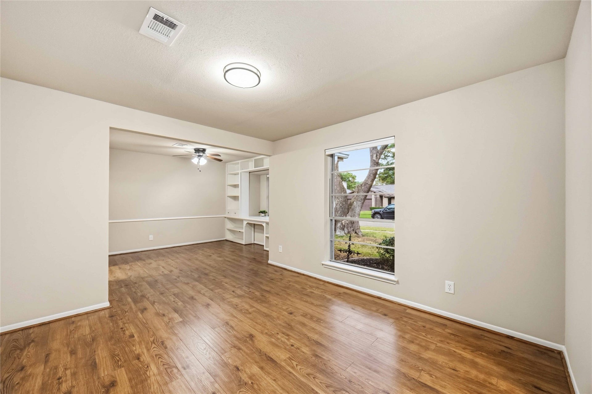 16019 Mill Point Drive, Houston, TX 77059 Living Room to Office/Dining