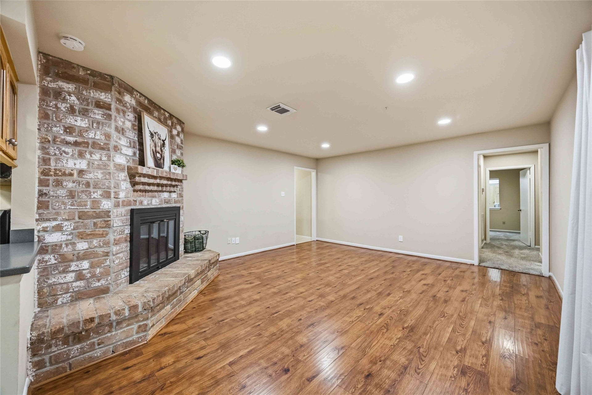 16019 Mill Point Drive, Houston, TX 77059 Family Room to Bedrooms