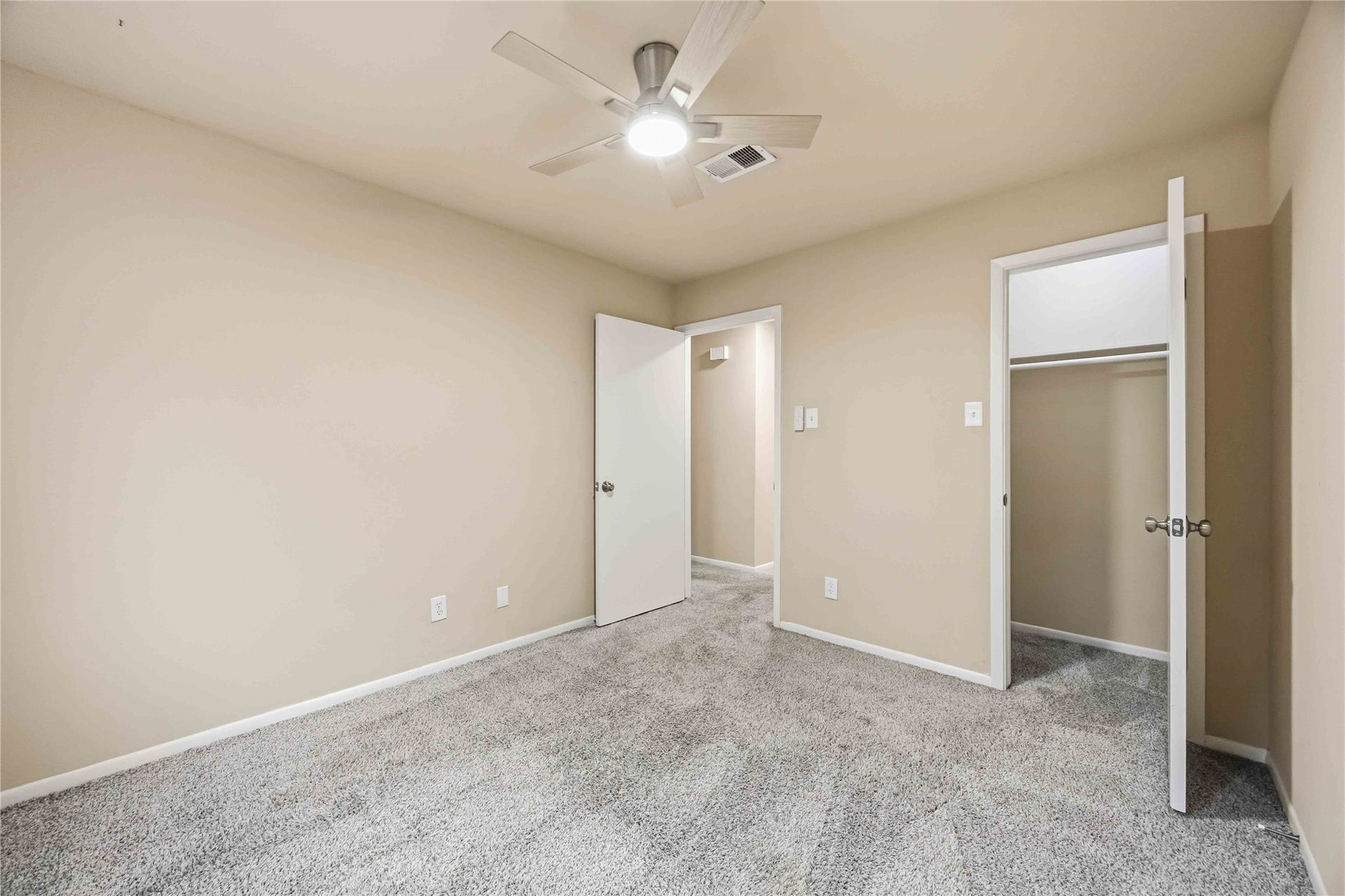 16019 Mill Point Drive, Houston, TX 77059 Bedroom 2