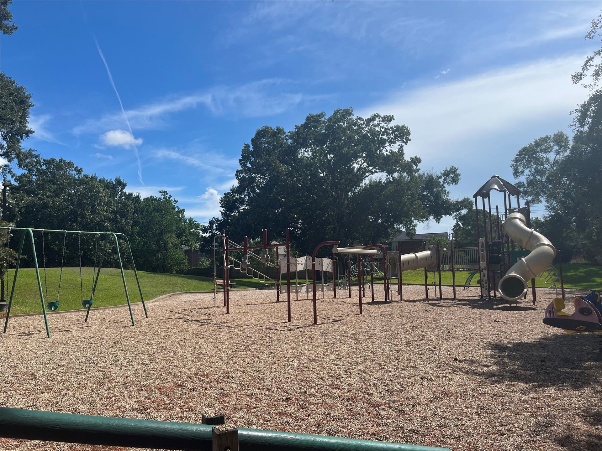 16019 Mill Point Drive, Houston, TX 77059 16019 Mill Point Drive, Houston, TX 77059