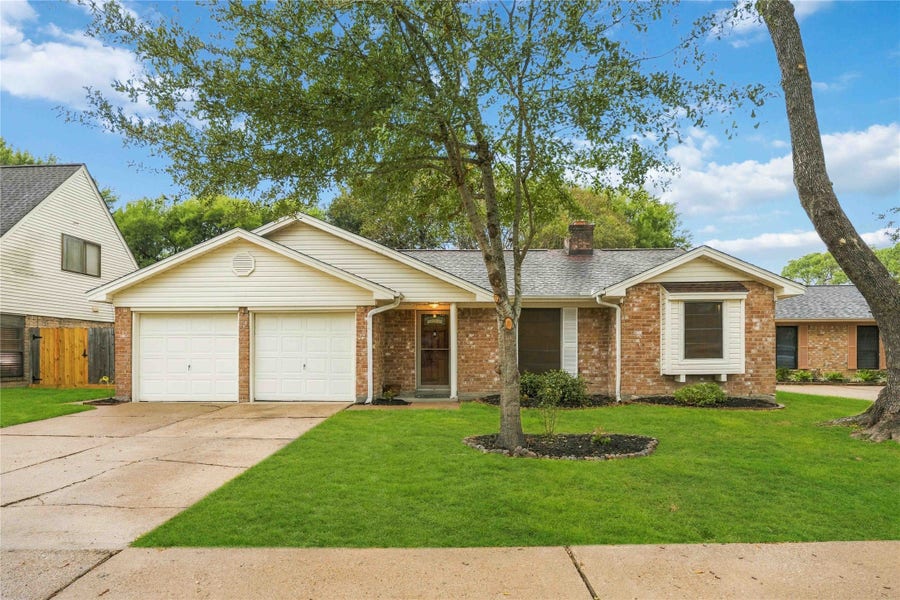 Property photo for 16019 Mill Point Drive, Houston, TX