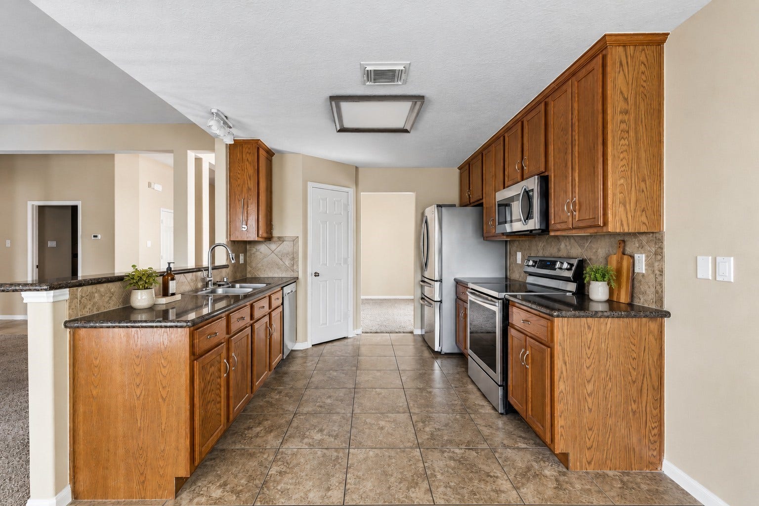 3414 Nottingham Lane, Montgomery, TX 77356 Virtually Staged
