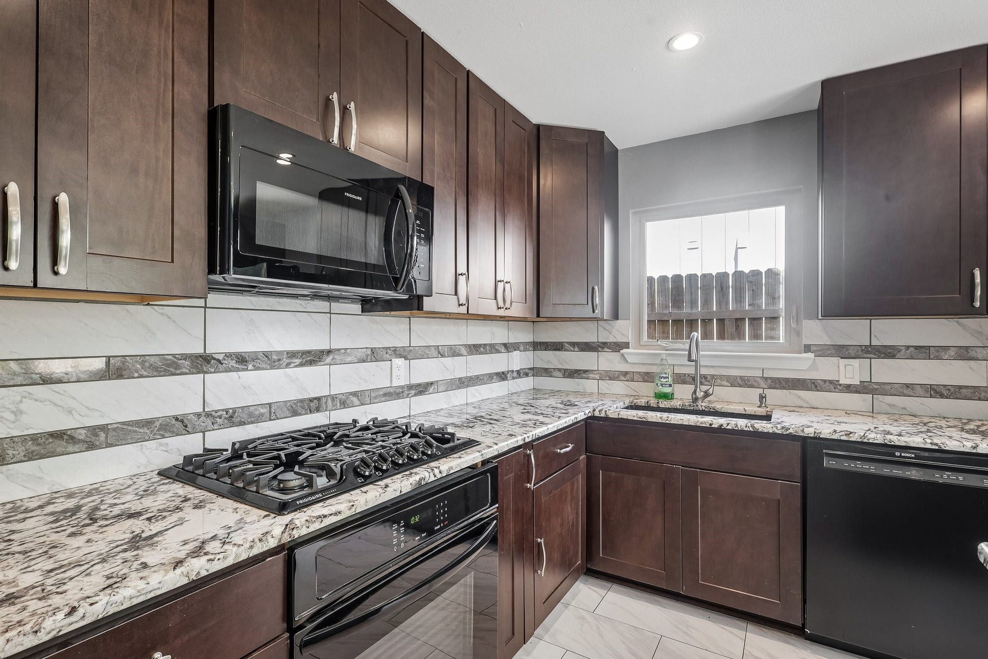 11026 Green Arbor Drive, Houston, TX 77089 Newer cabinetry!