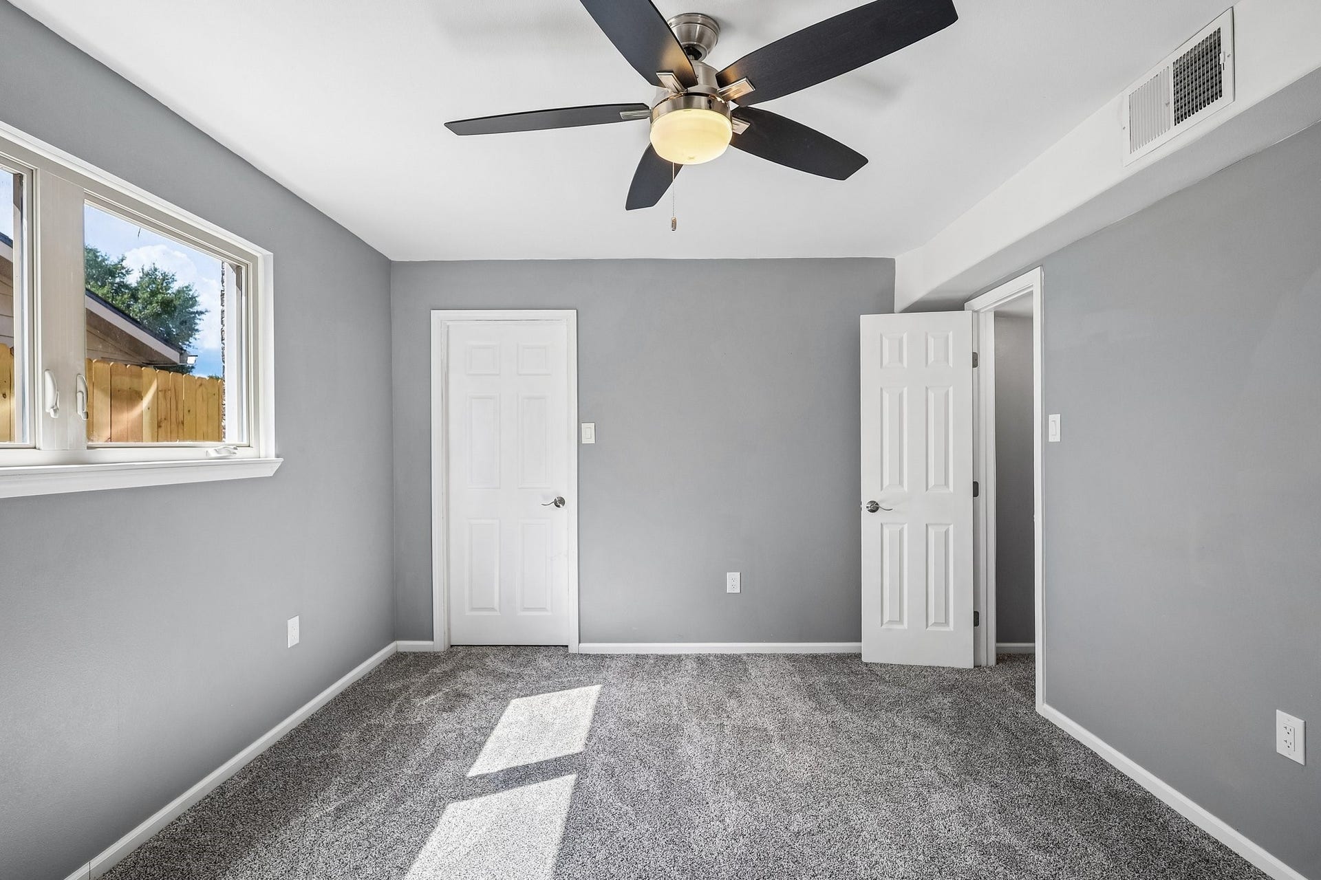 11026 Green Arbor Drive, Houston, TX 77089 11026 Green Arbor Drive, Houston, TX 77089