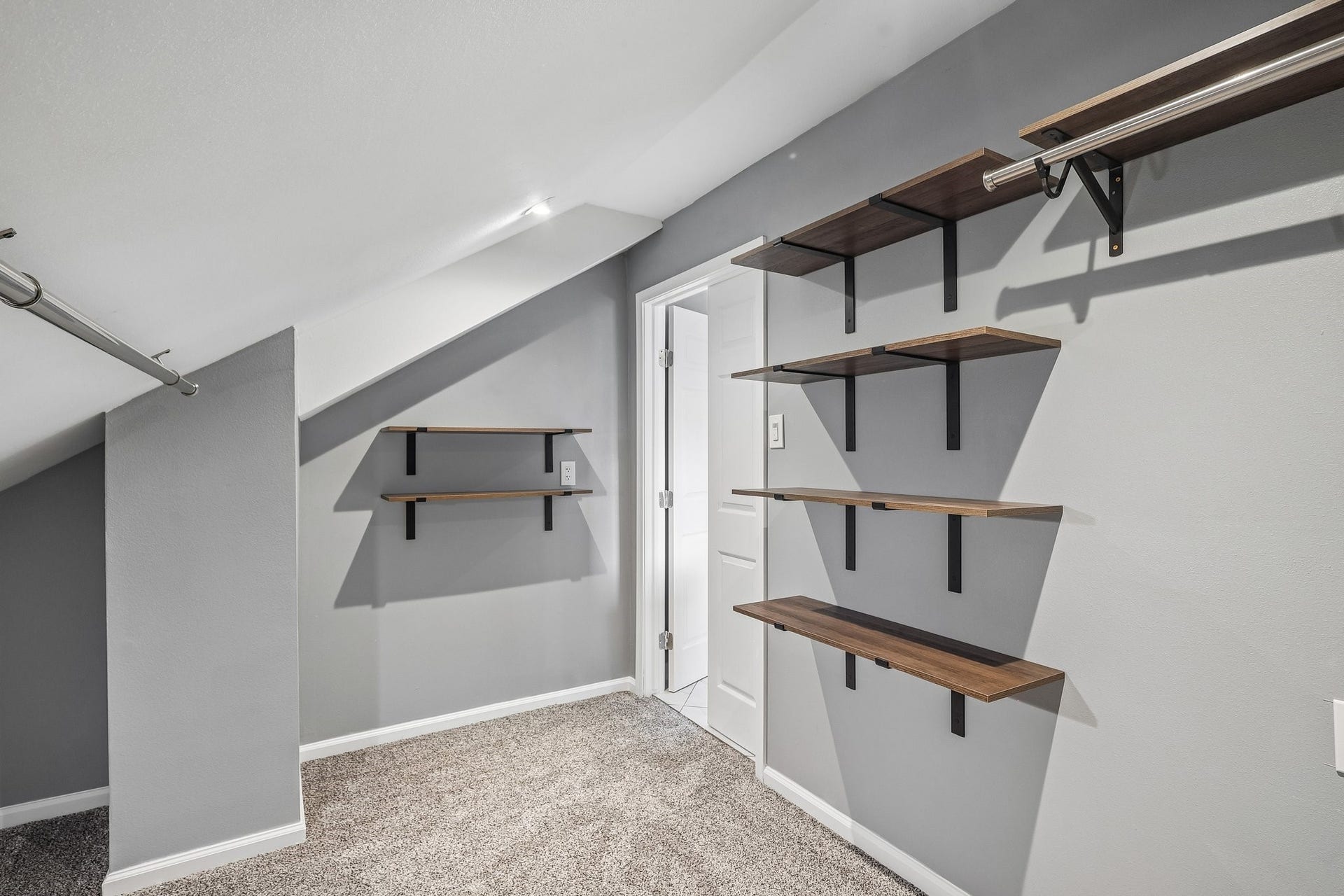 11026 Green Arbor Drive, Houston, TX 77089 Primary Closet