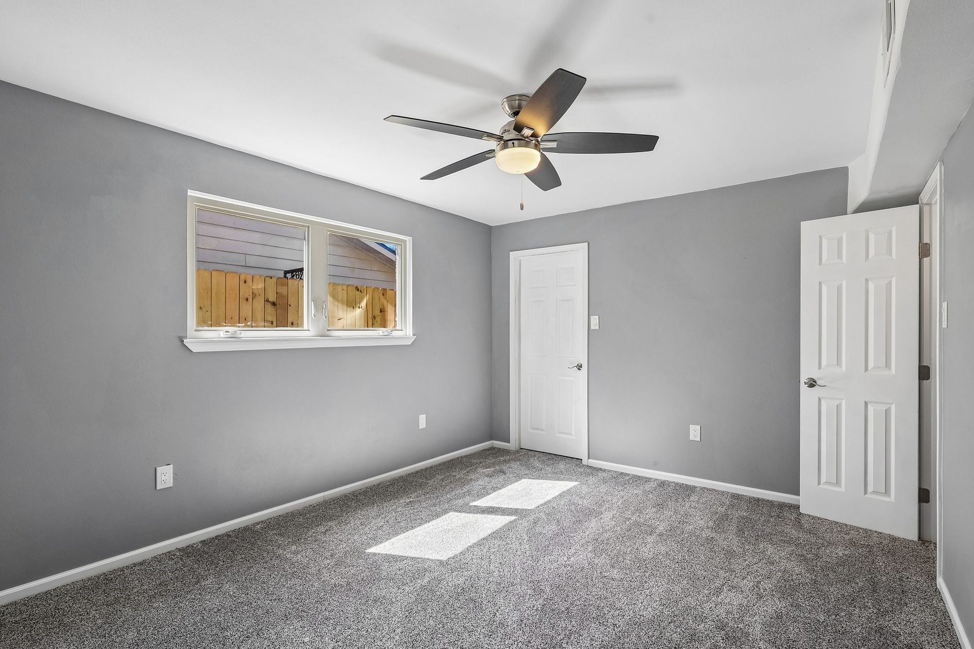11026 Green Arbor Drive, Houston, TX 77089 Downstairs bedroom