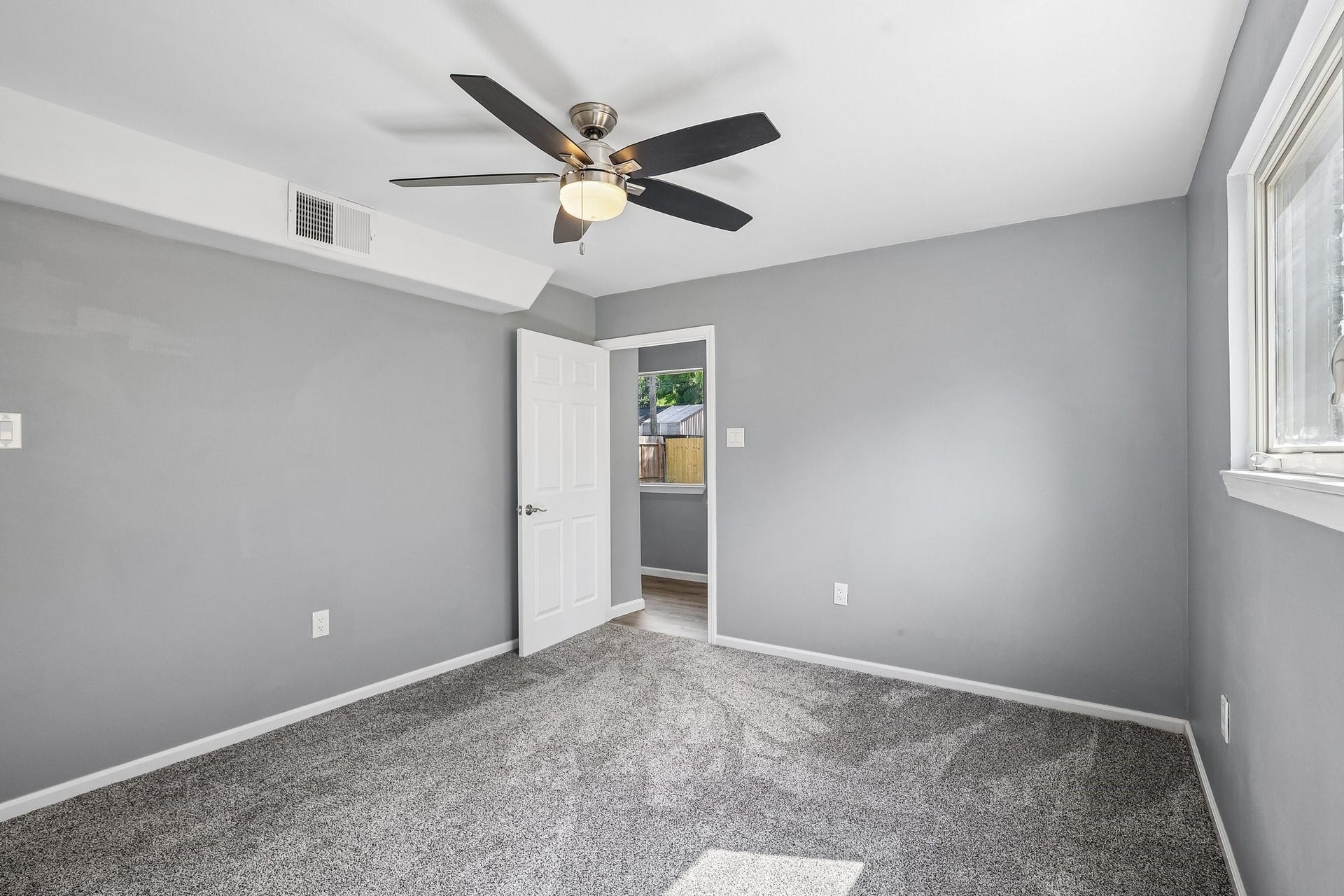 11026 Green Arbor Drive, Houston, TX 77089 Downstairs Bedroom