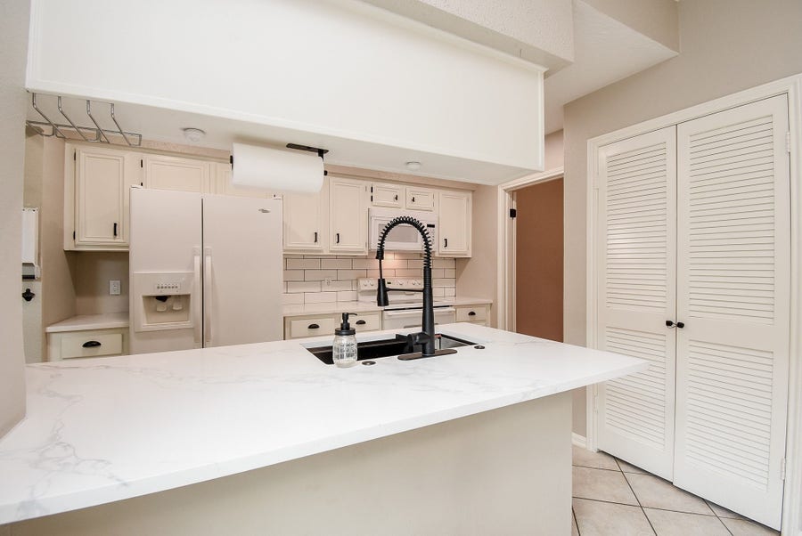 Property photo for 800 Country Place Drive, #502, Houston, TX