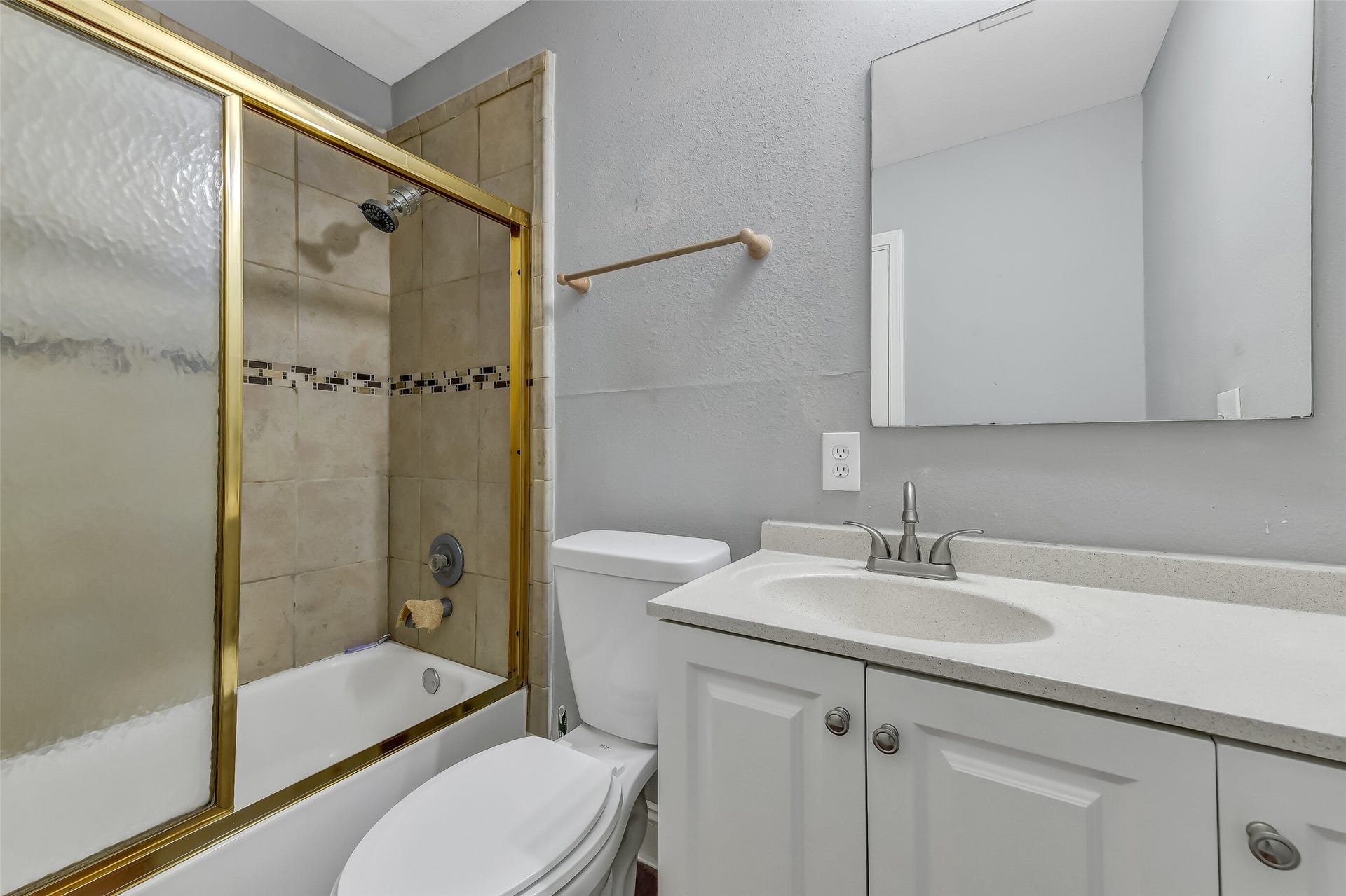 6335 Danshire Court, Houston, TX 77049 6335 Danshire Court, Houston, TX 77049