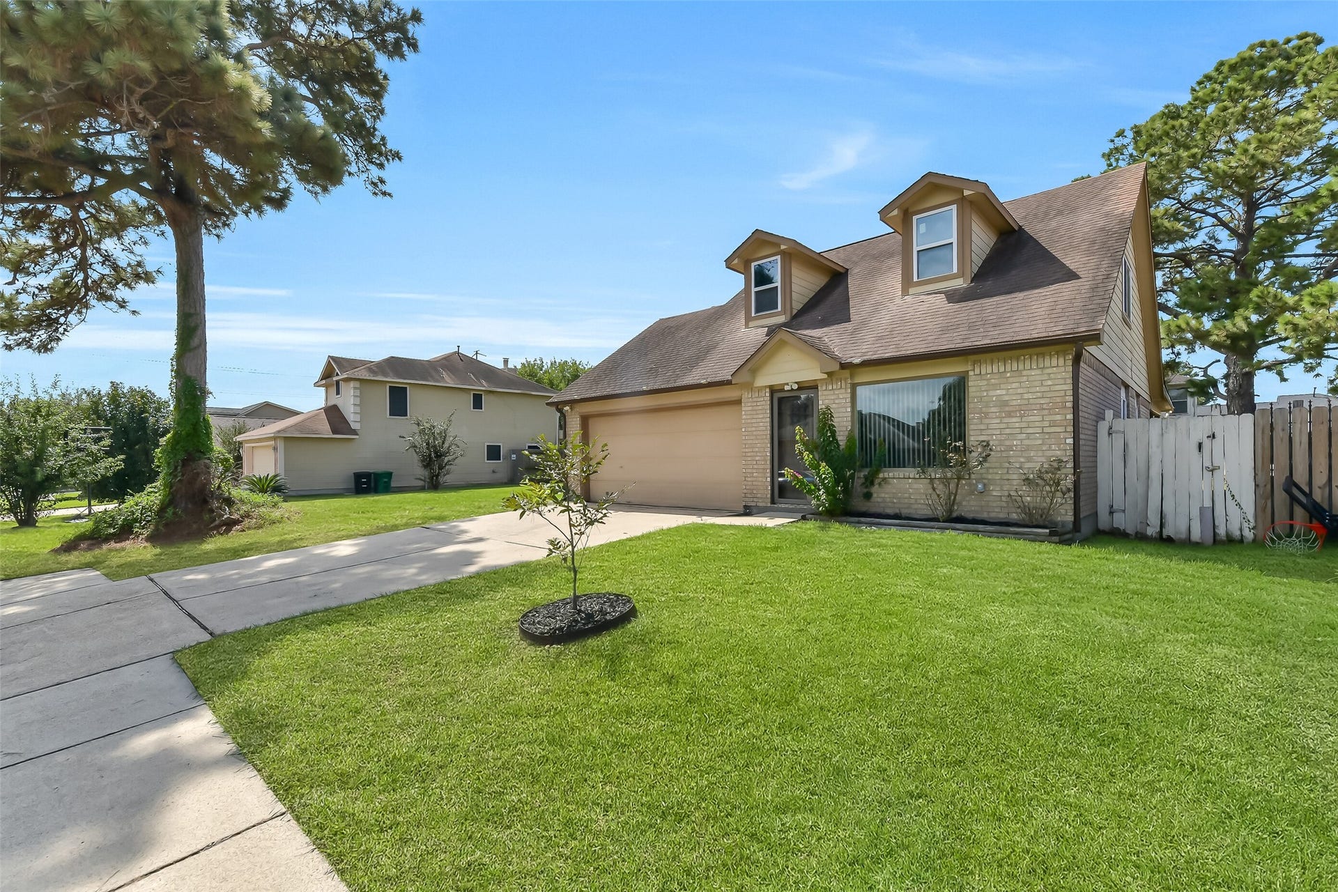 6335 Danshire Court, Houston, TX 77049 6335 Danshire Court, Houston, TX 77049